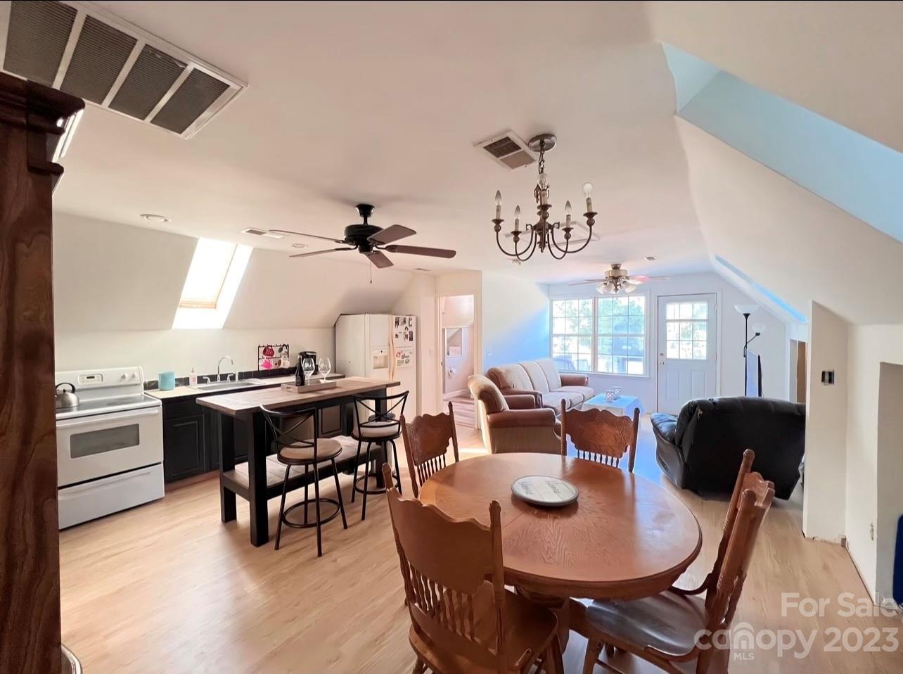 215 Sparta Drive Unit: 28