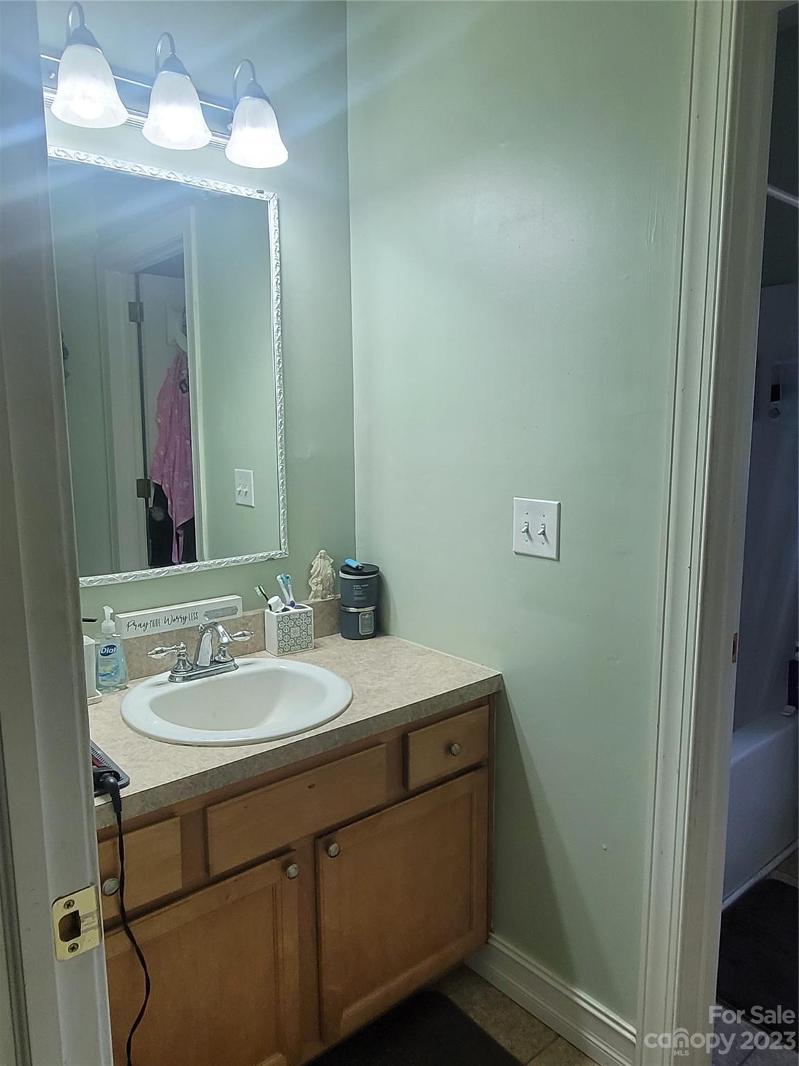 215 Sparta Drive Unit: 28