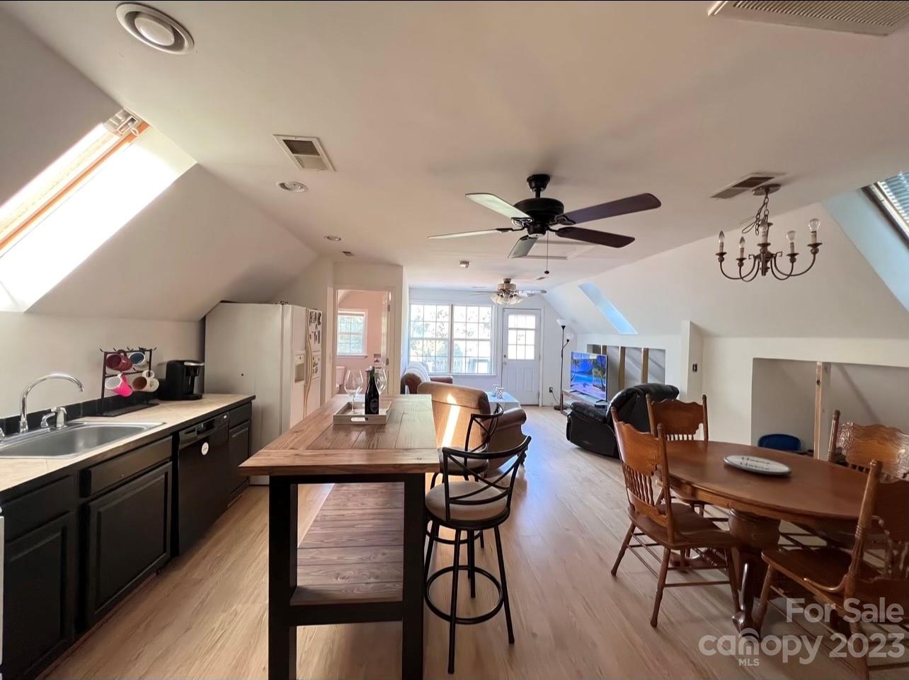 215 Sparta Drive Unit: 28