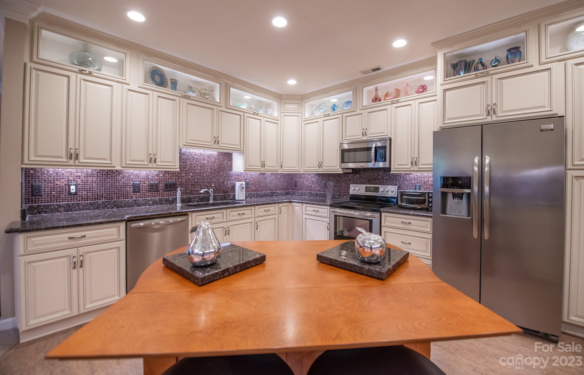 8734 Highland Glen Drive