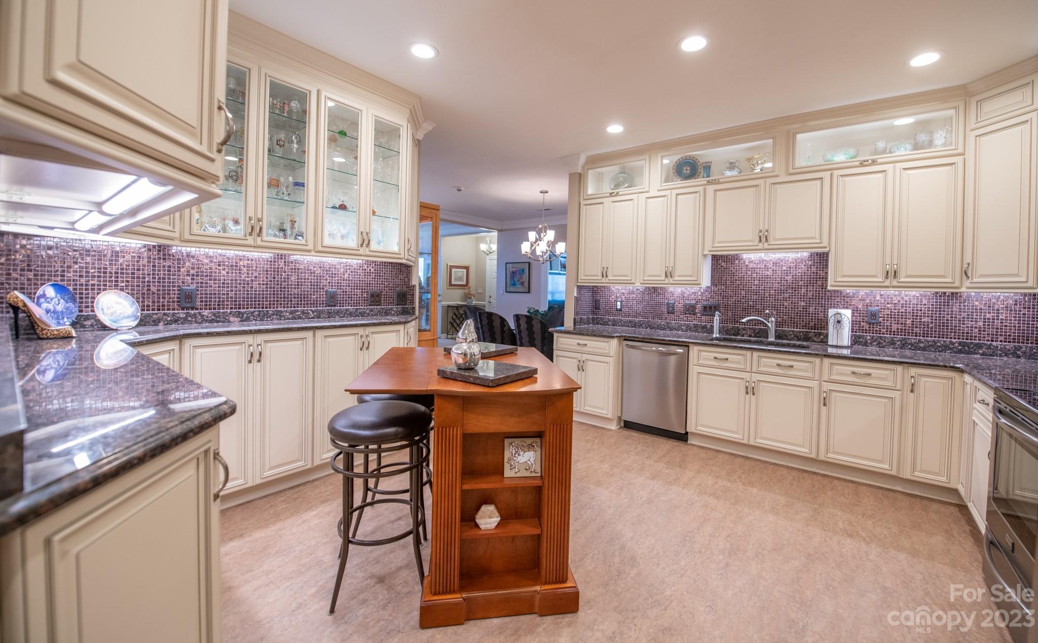 8734 Highland Glen Drive