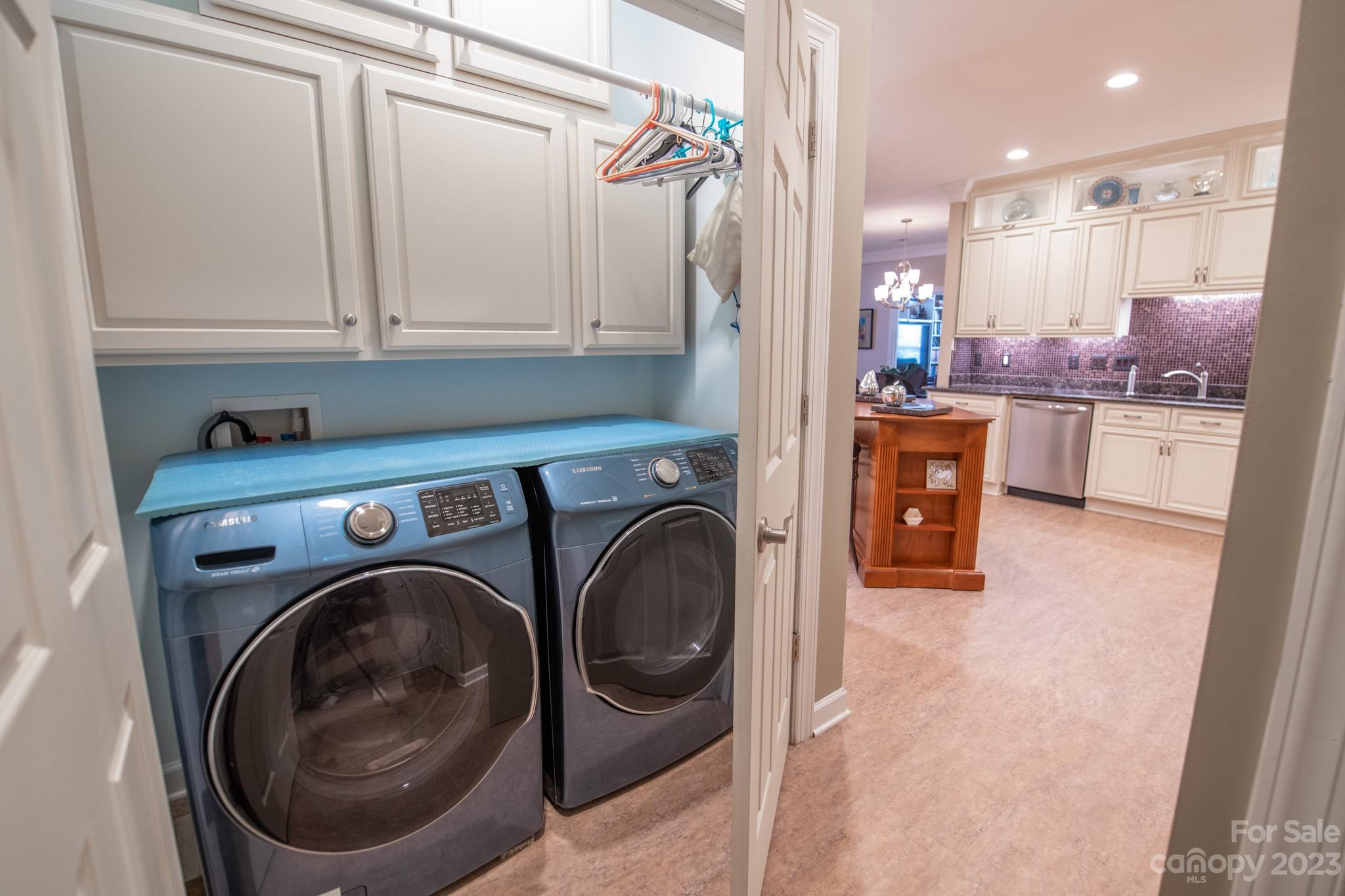 8734 Highland Glen Drive