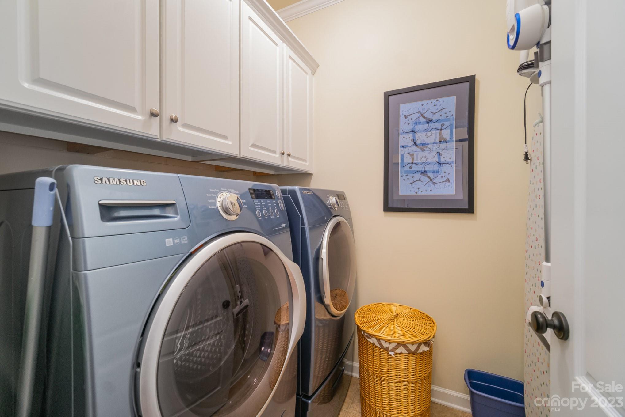 1329 Middlecrest Drive NW