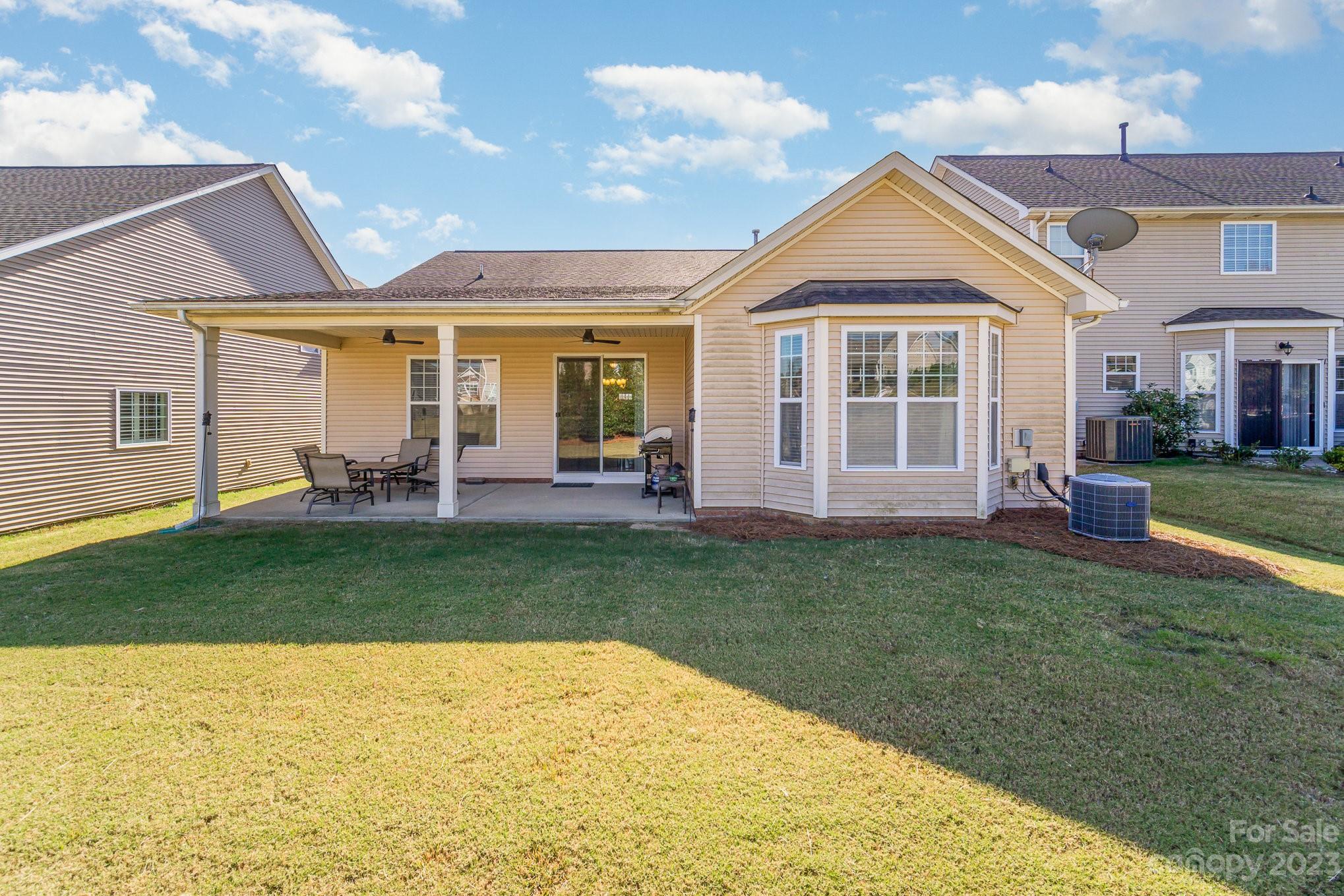 1329 Middlecrest Drive NW