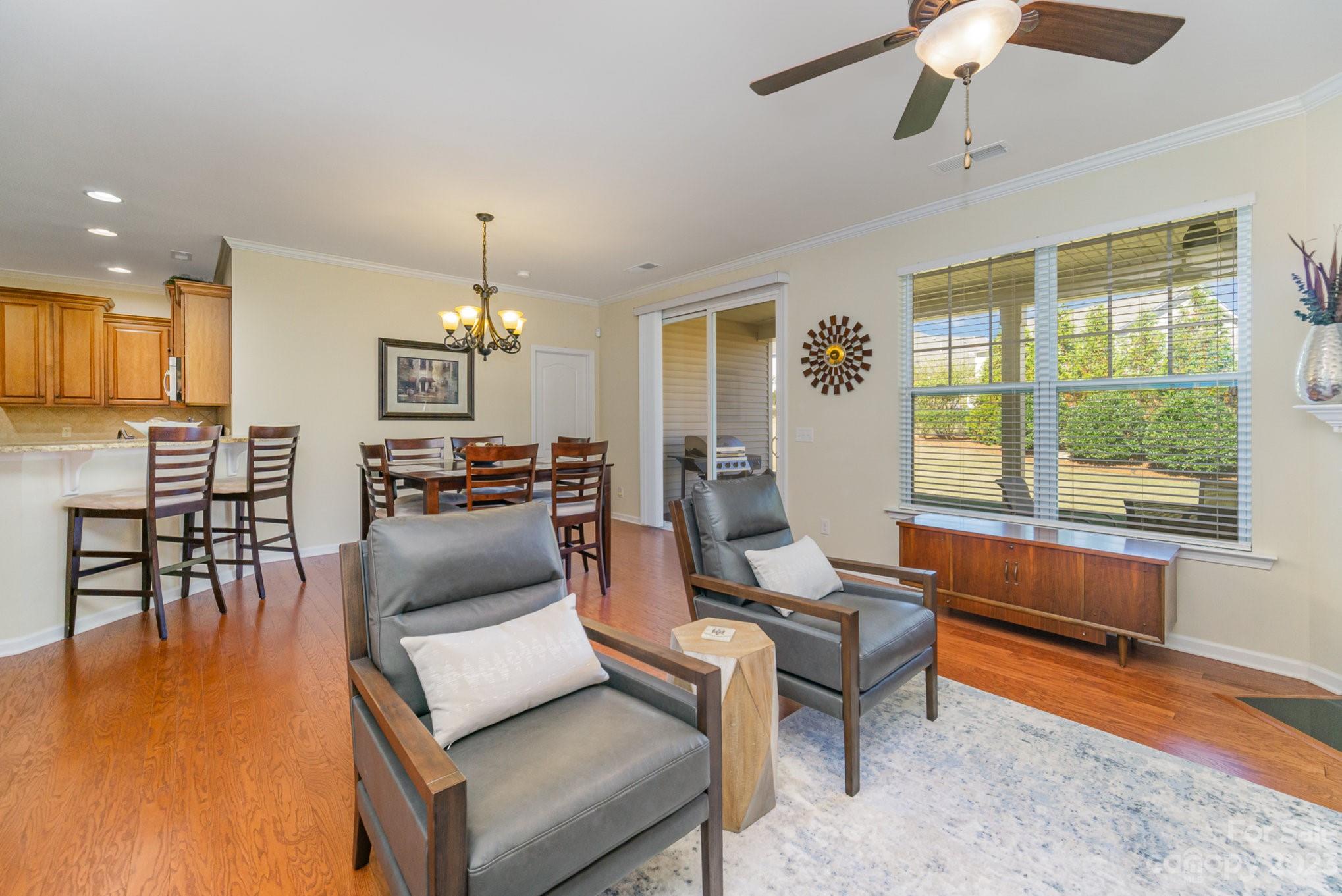 1329 Middlecrest Drive NW