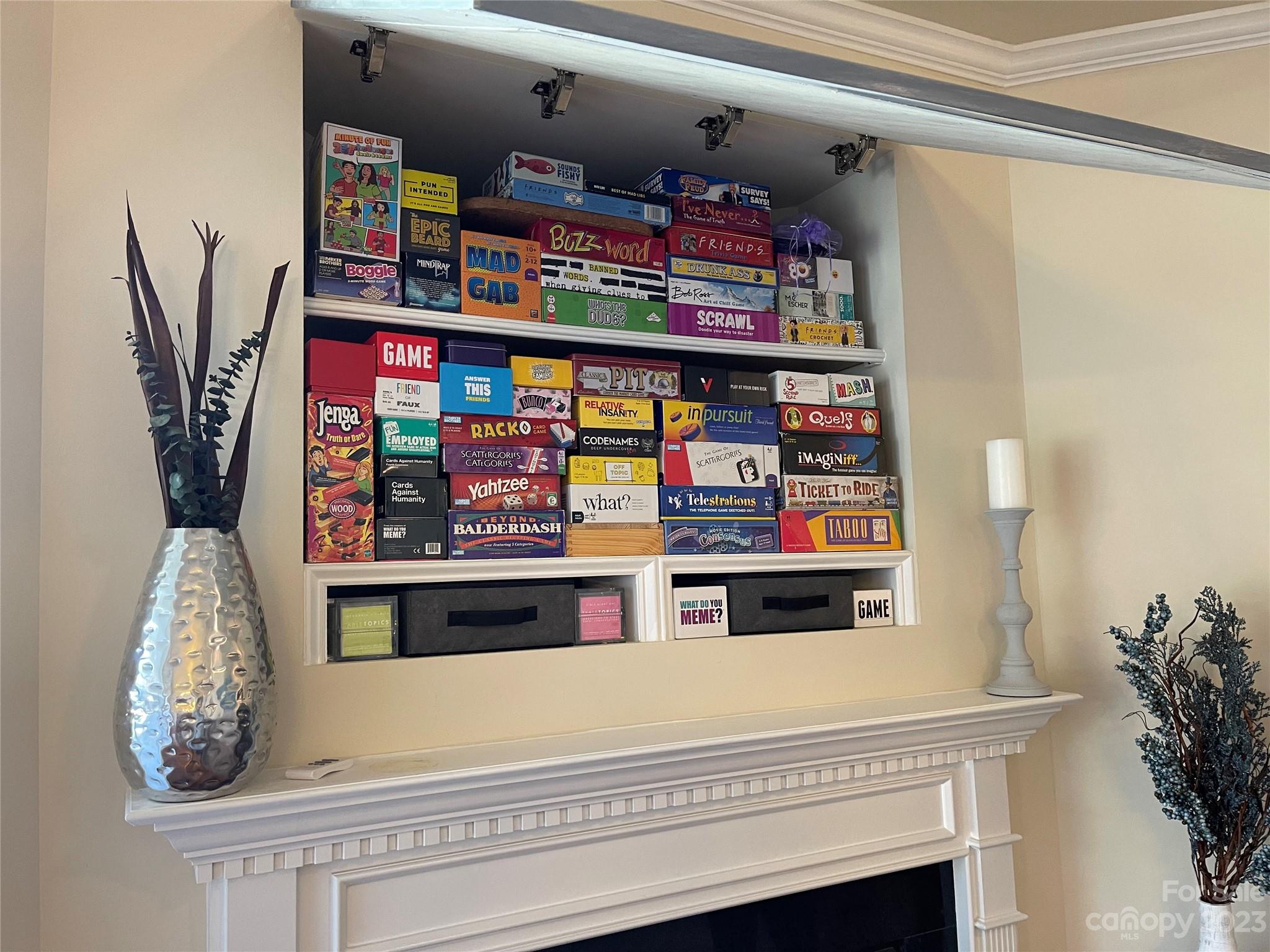 1329 Middlecrest Drive NW