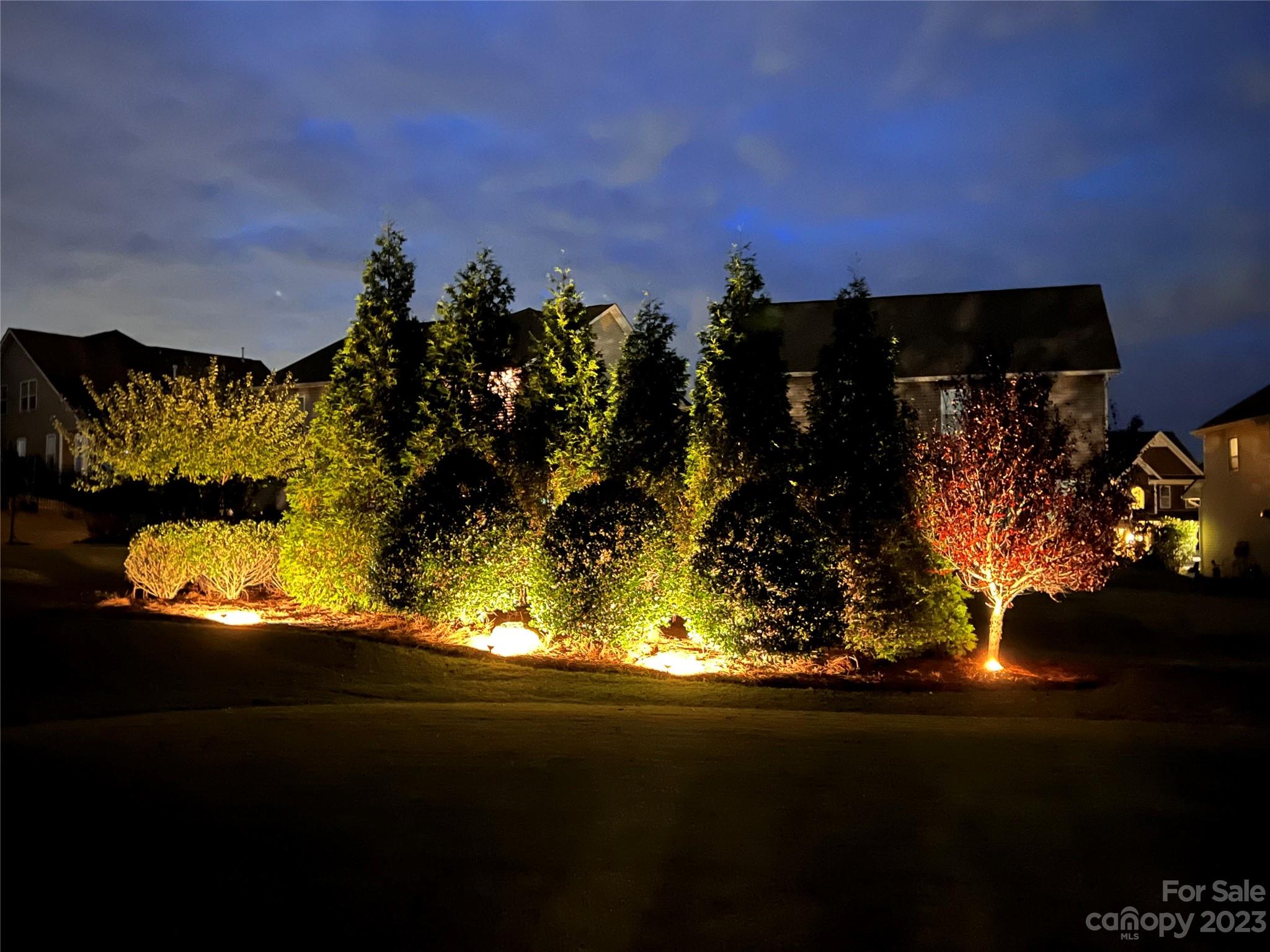 1329 Middlecrest Drive NW