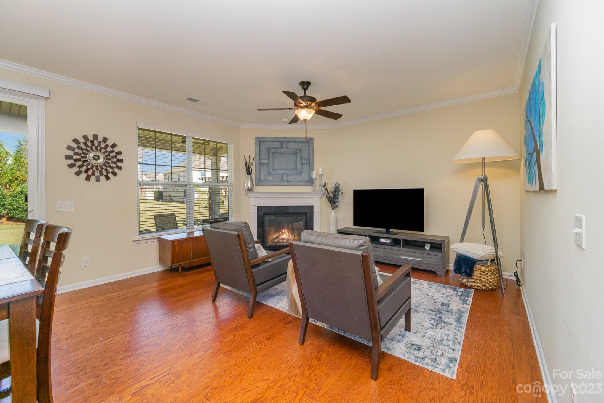 1329 Middlecrest Drive NW