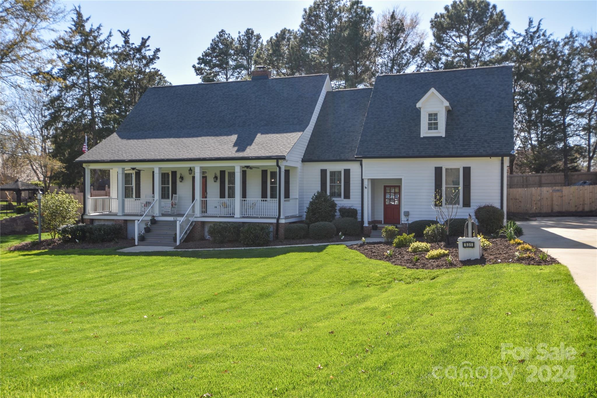 831 Mcgregor Court NE