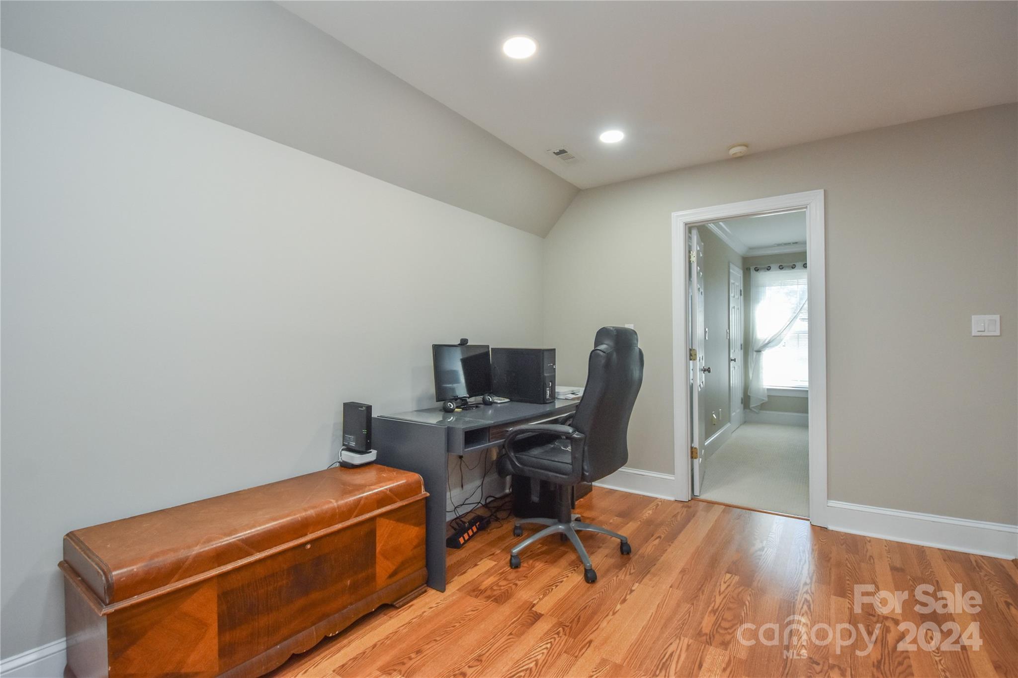 831 Mcgregor Court NE