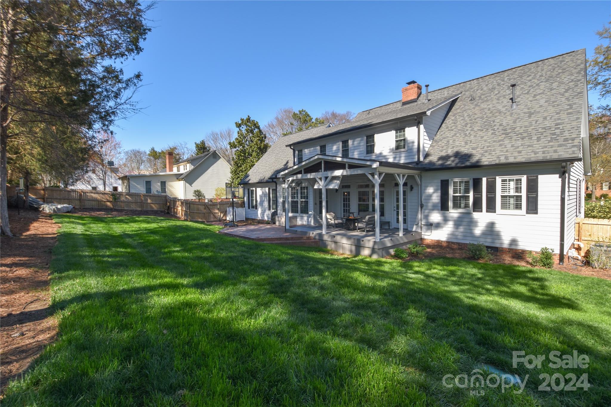 831 Mcgregor Court NE