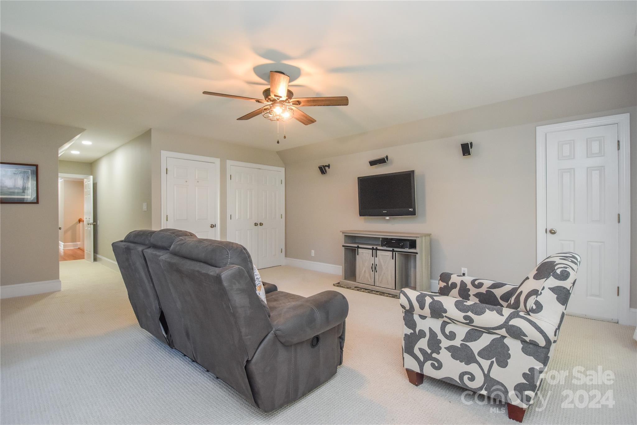 831 Mcgregor Court NE