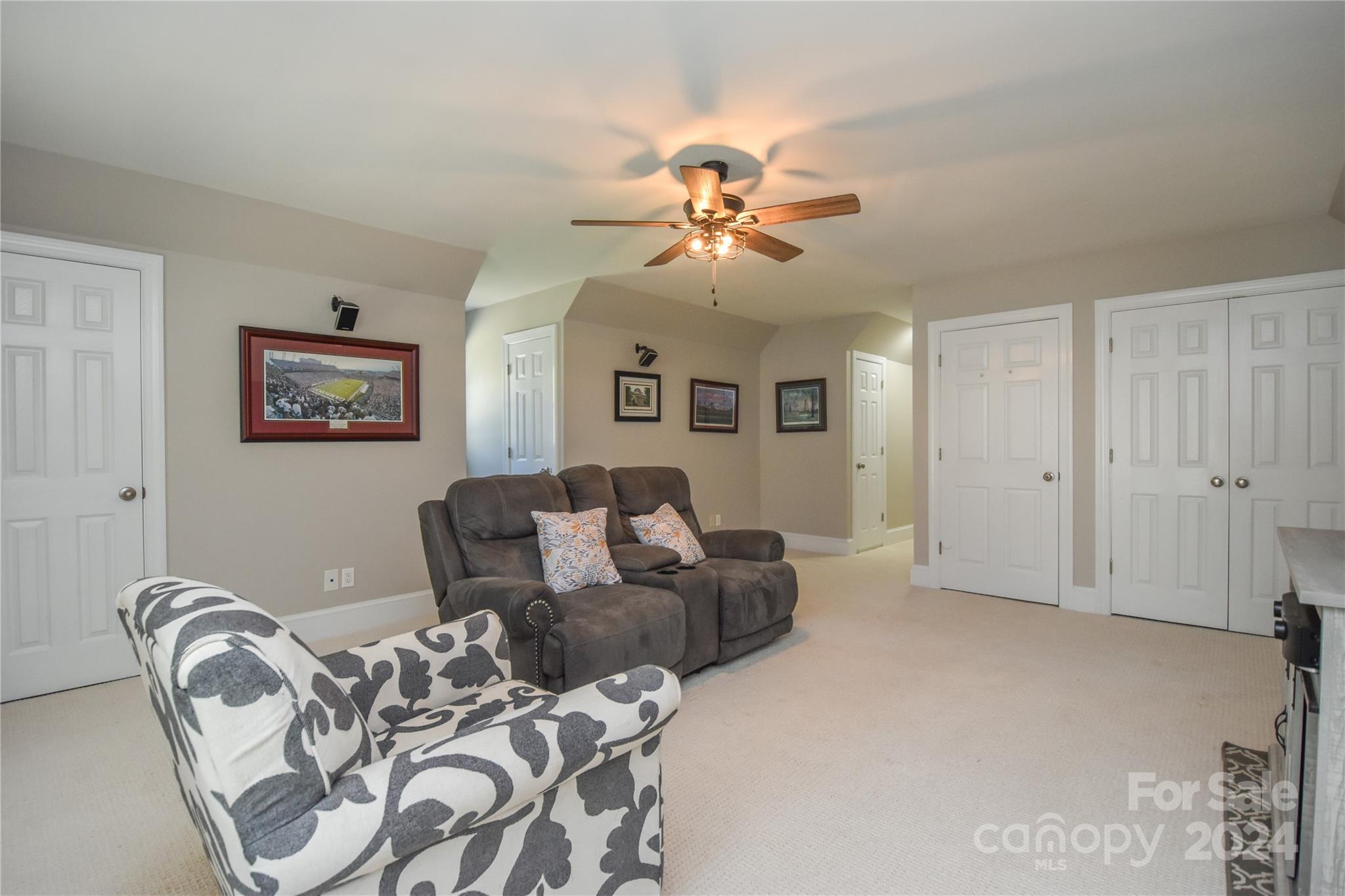 831 Mcgregor Court NE