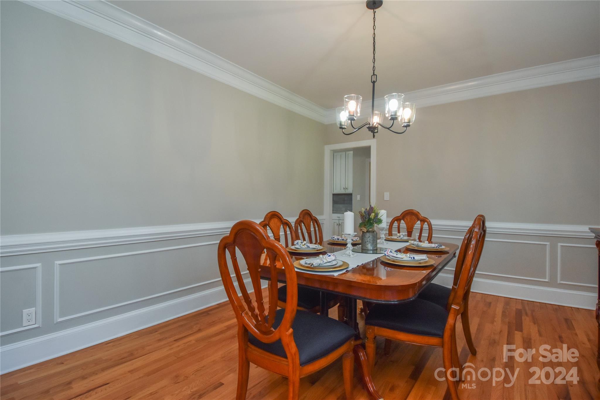 831 Mcgregor Court NE