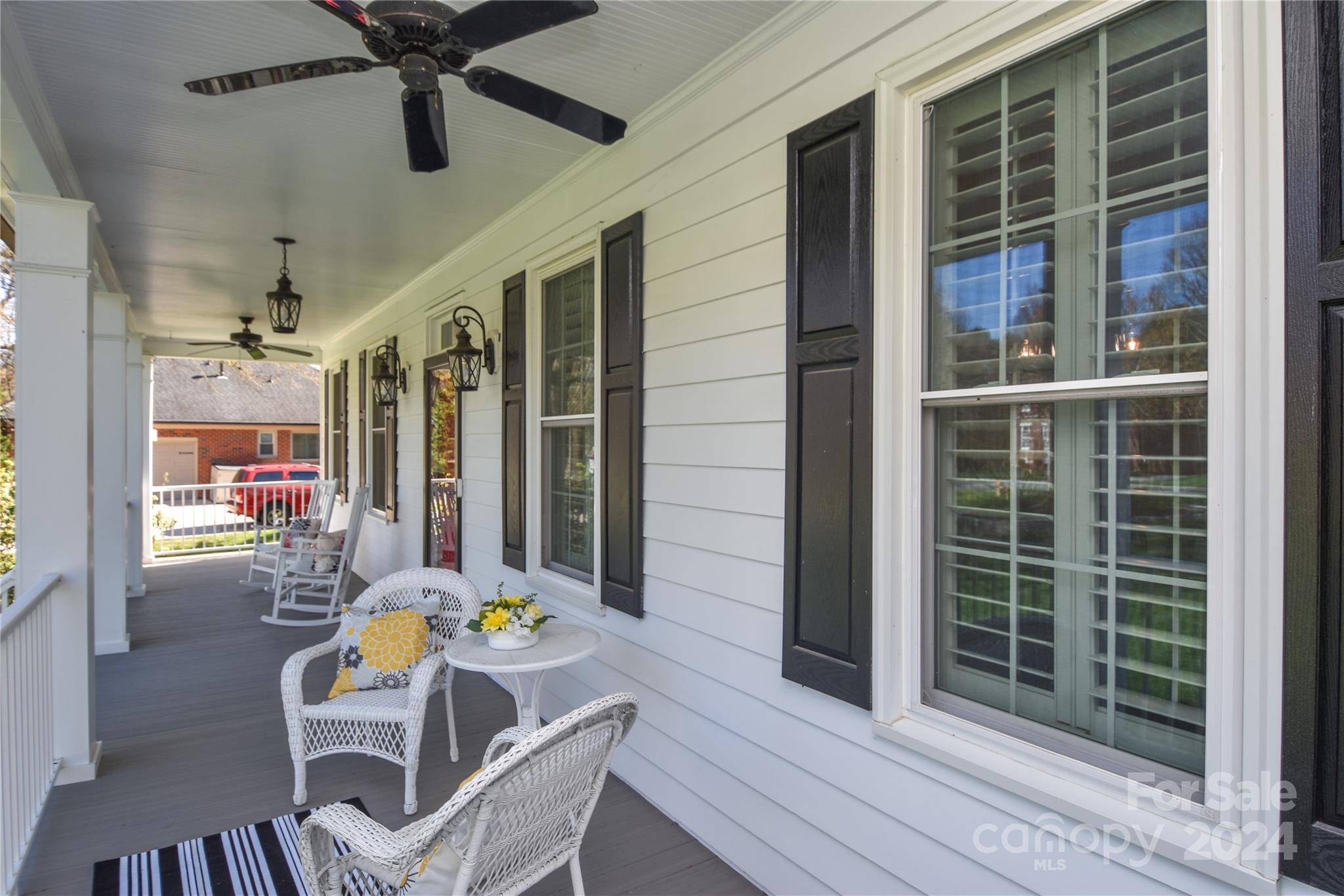 831 Mcgregor Court NE