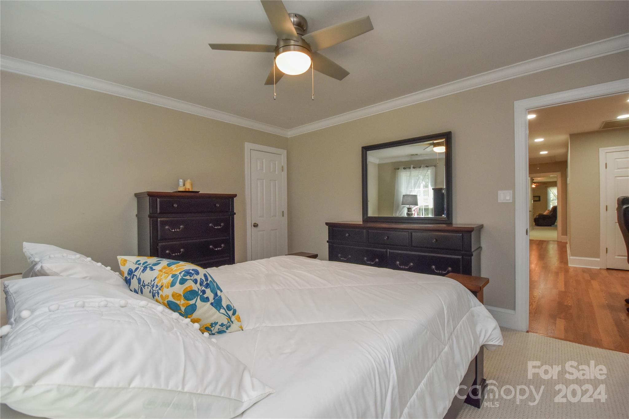 831 Mcgregor Court NE