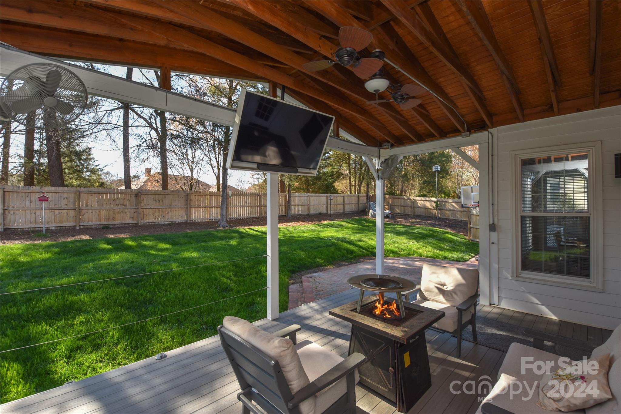 831 Mcgregor Court NE