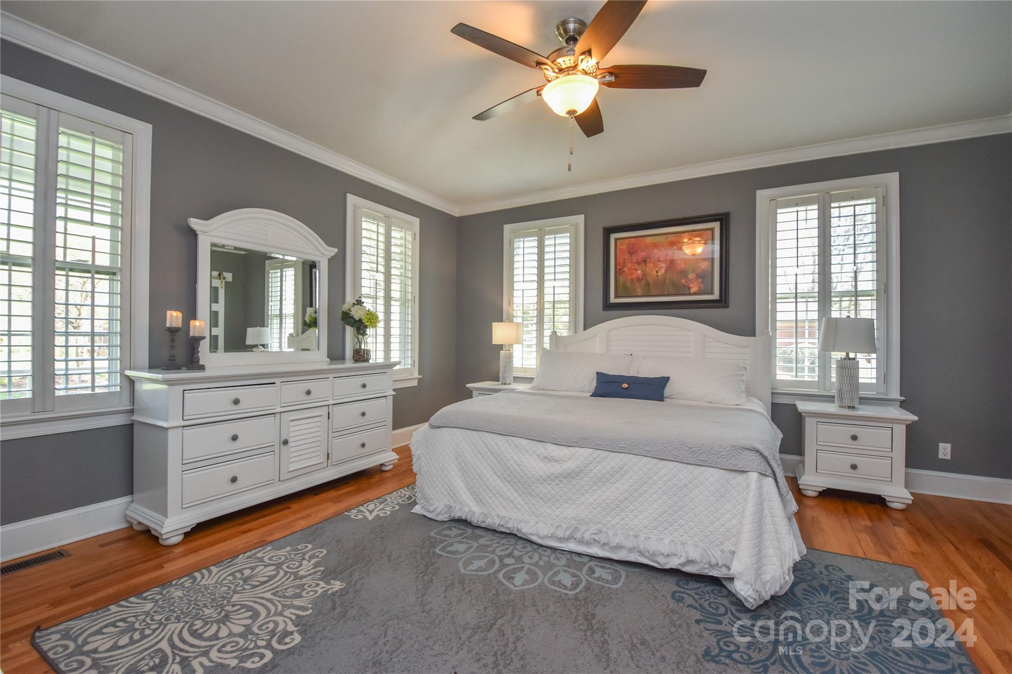 831 Mcgregor Court NE