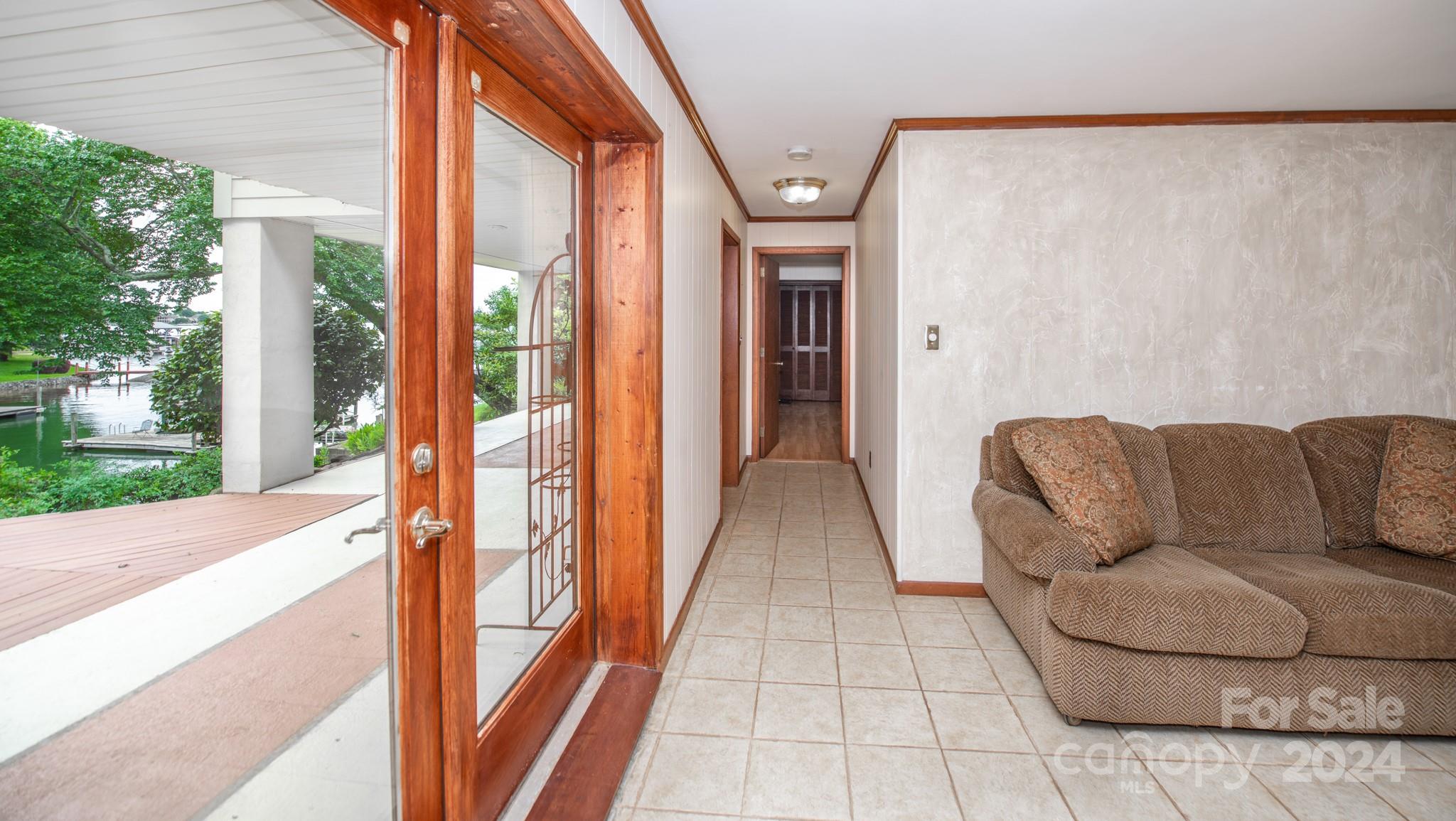 4000 Lake Shore Road S