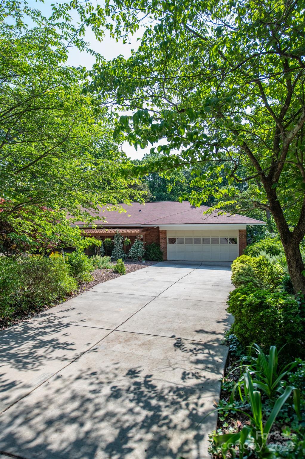 4000 Lake Shore Road S