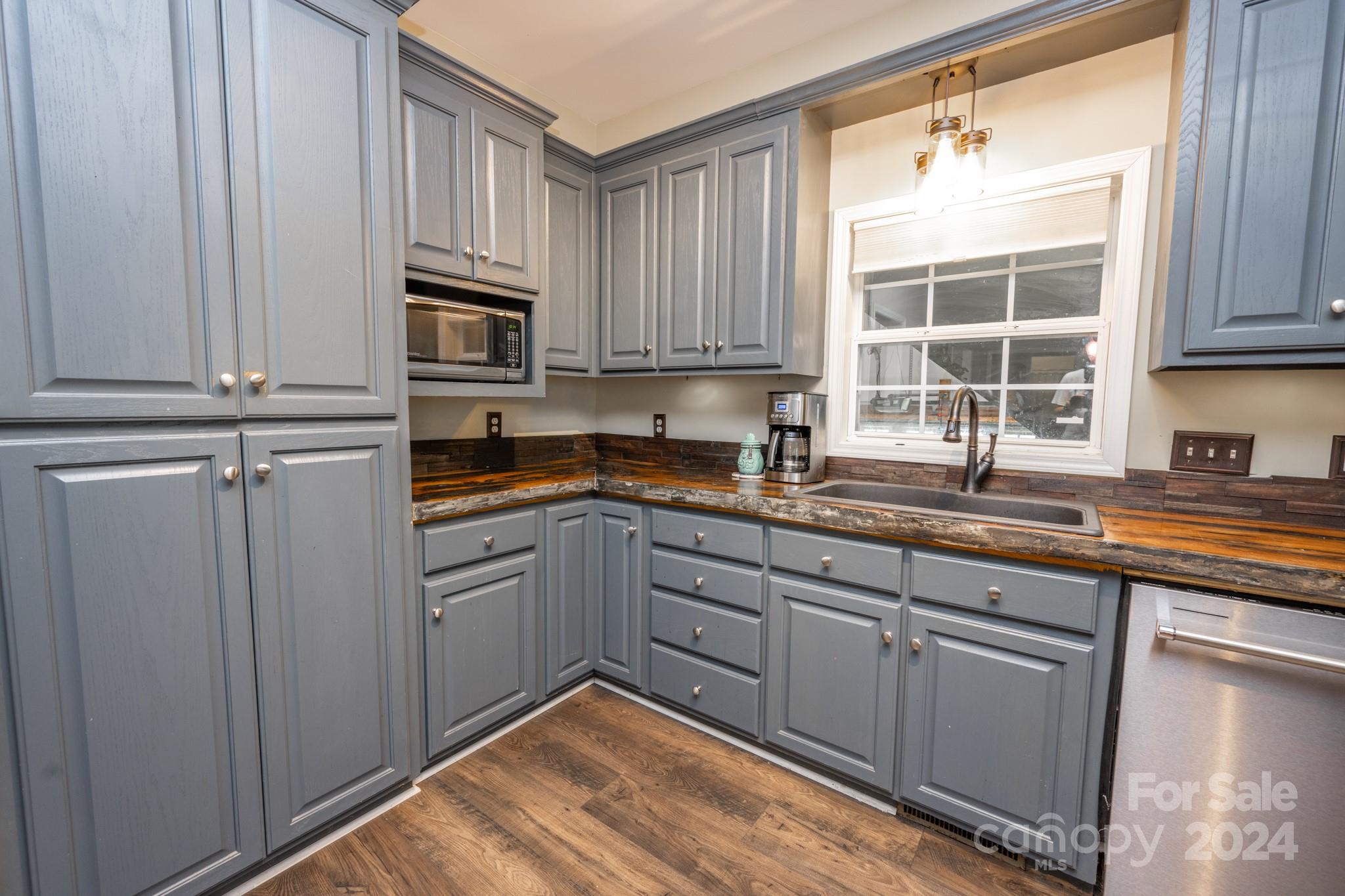 4040 Berry Hill Court