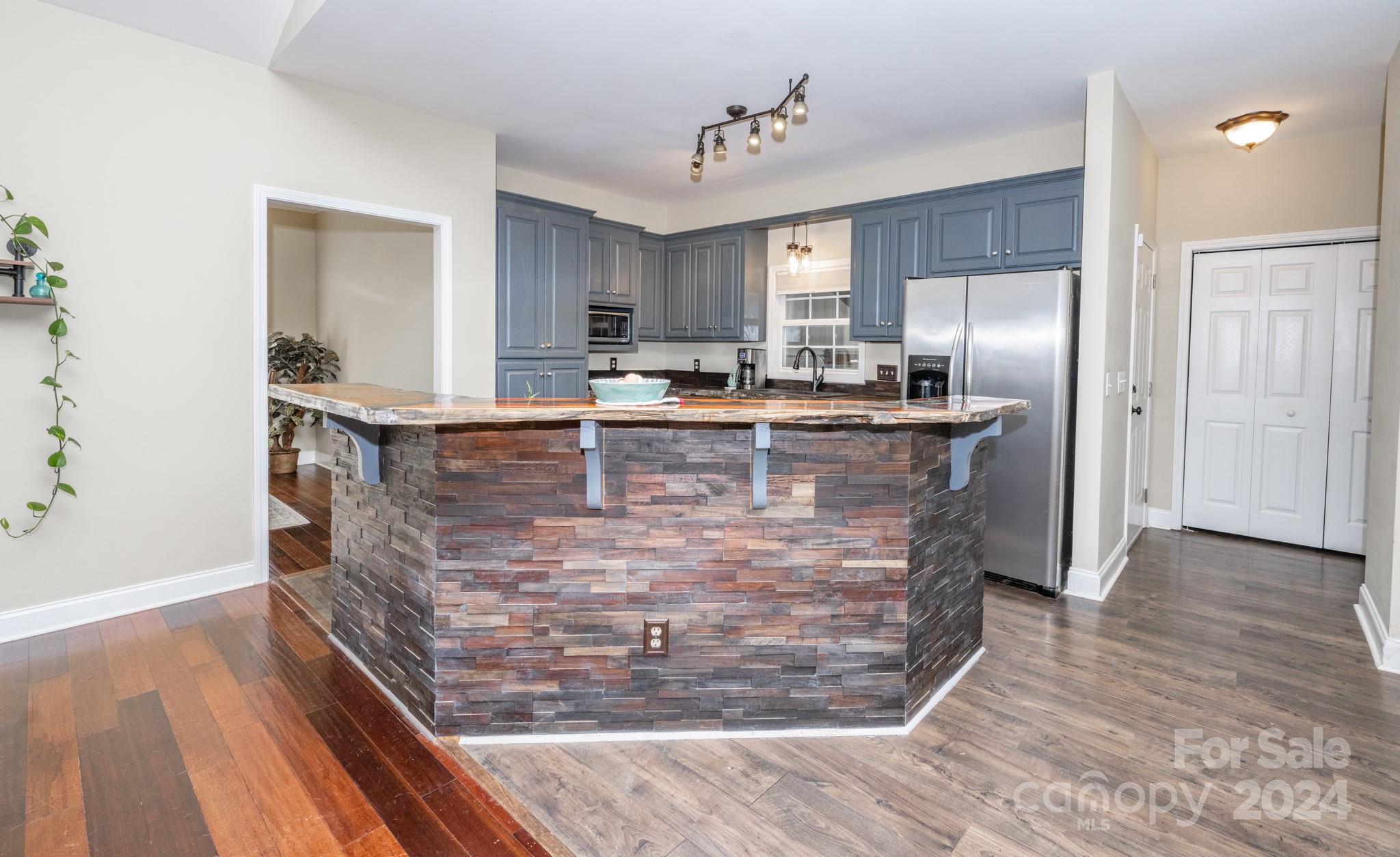 4040 Berry Hill Court