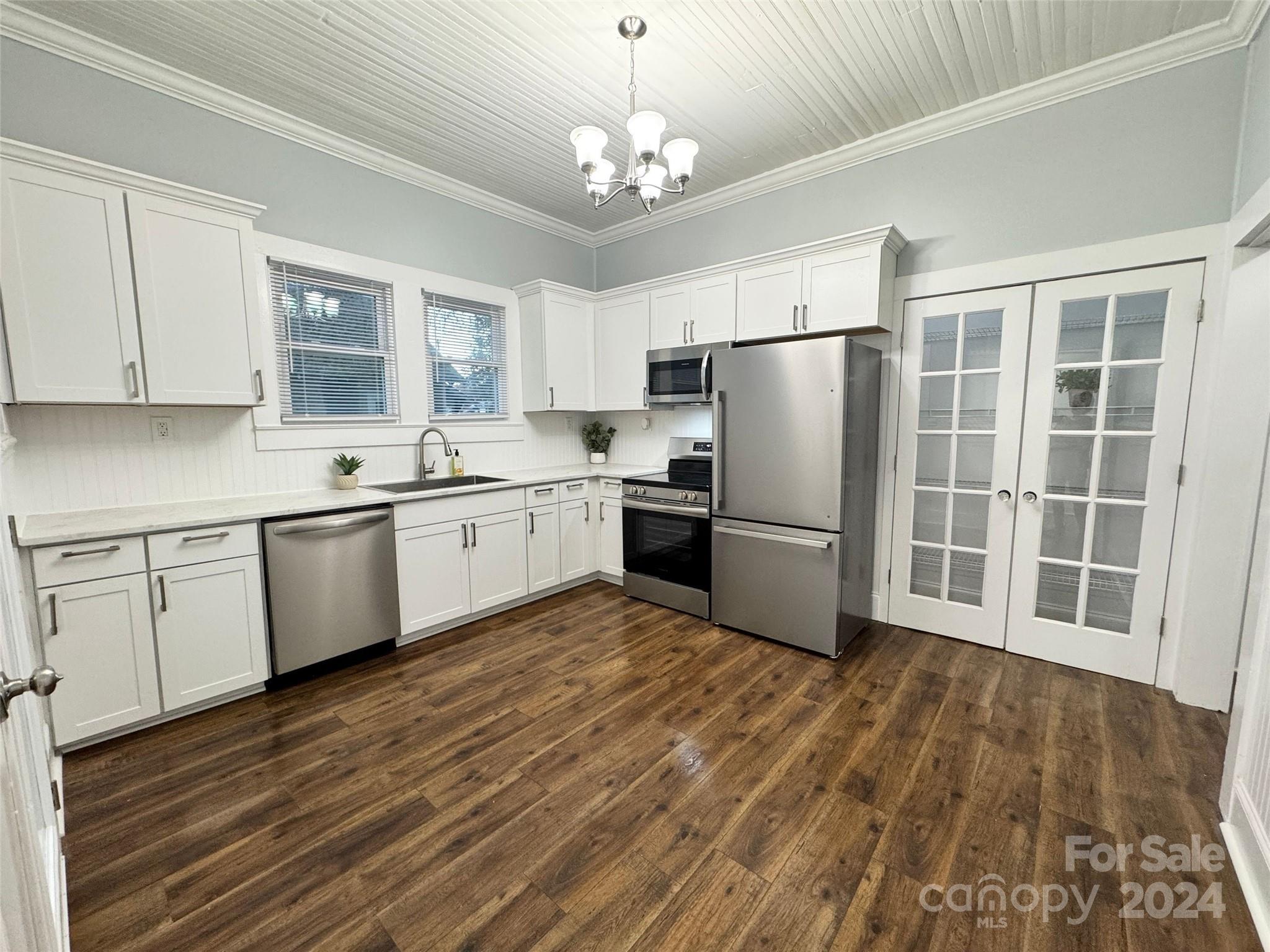 721 S Academy Street