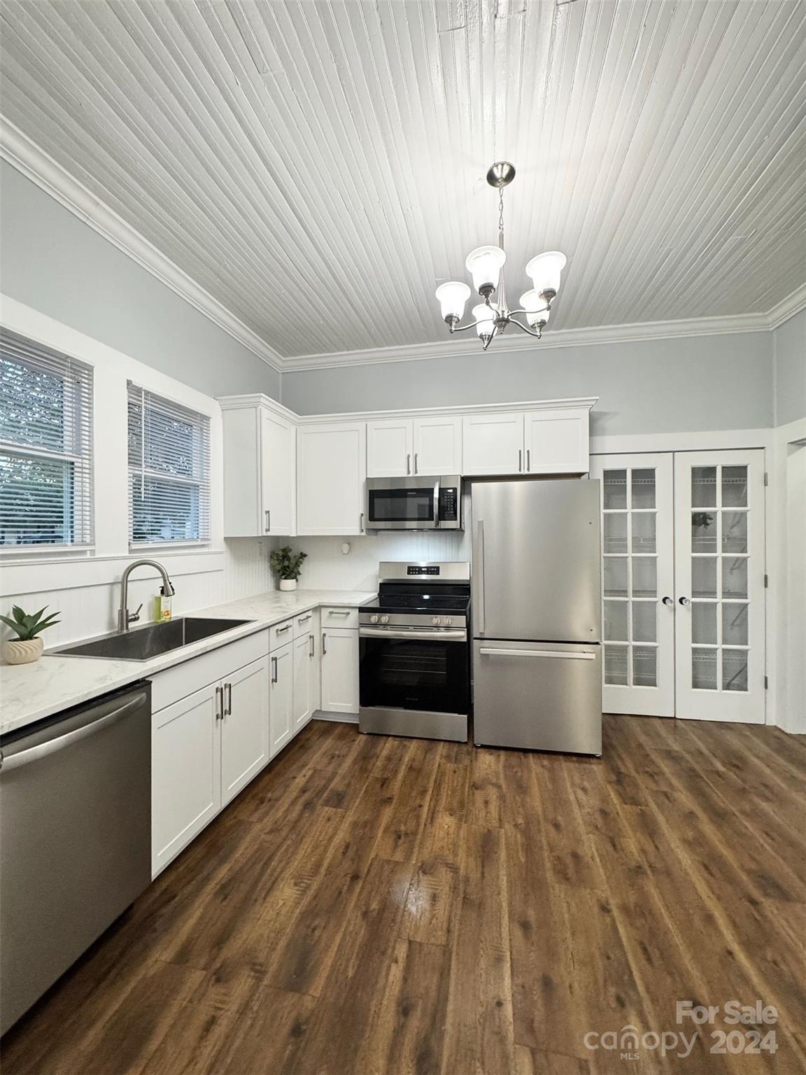 721 S Academy Street