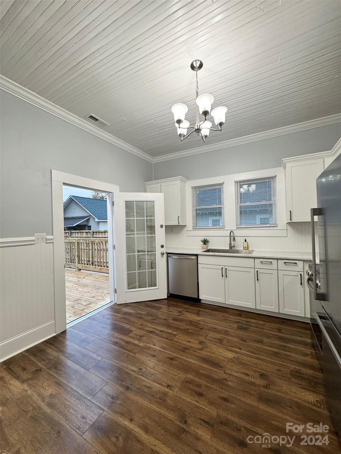 721 S Academy Street