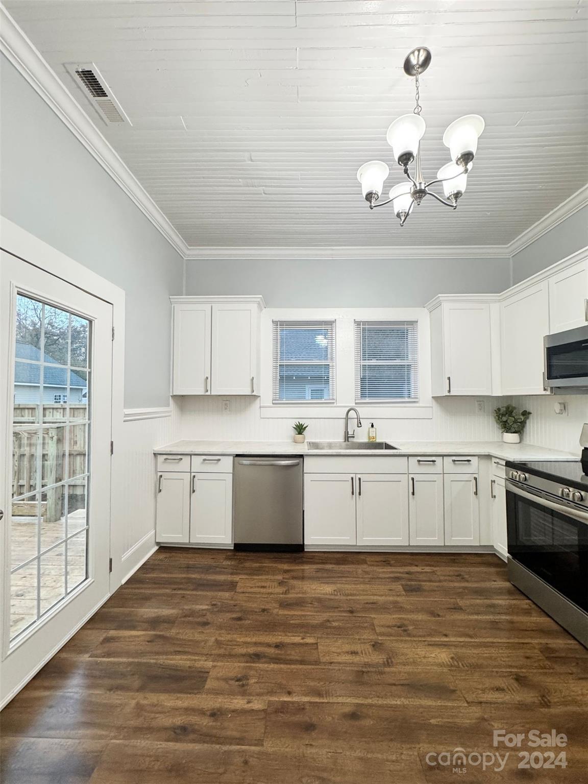 721 S Academy Street