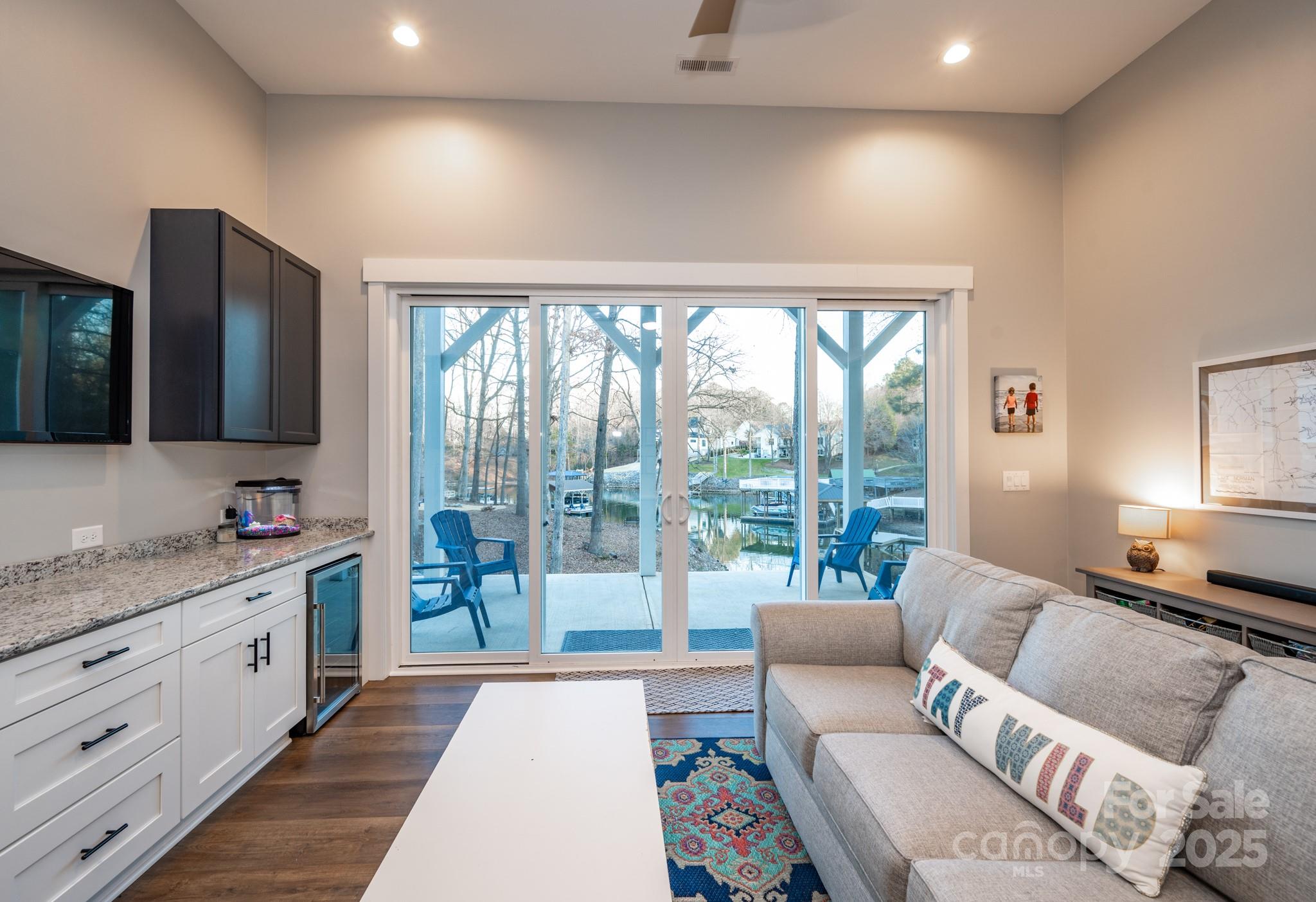 7476 Point Street Unit: 9