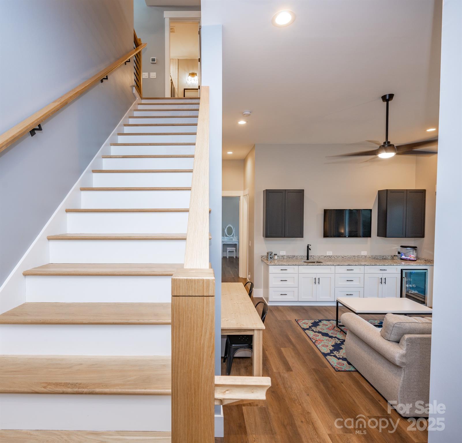 7476 Point Street Unit: 9