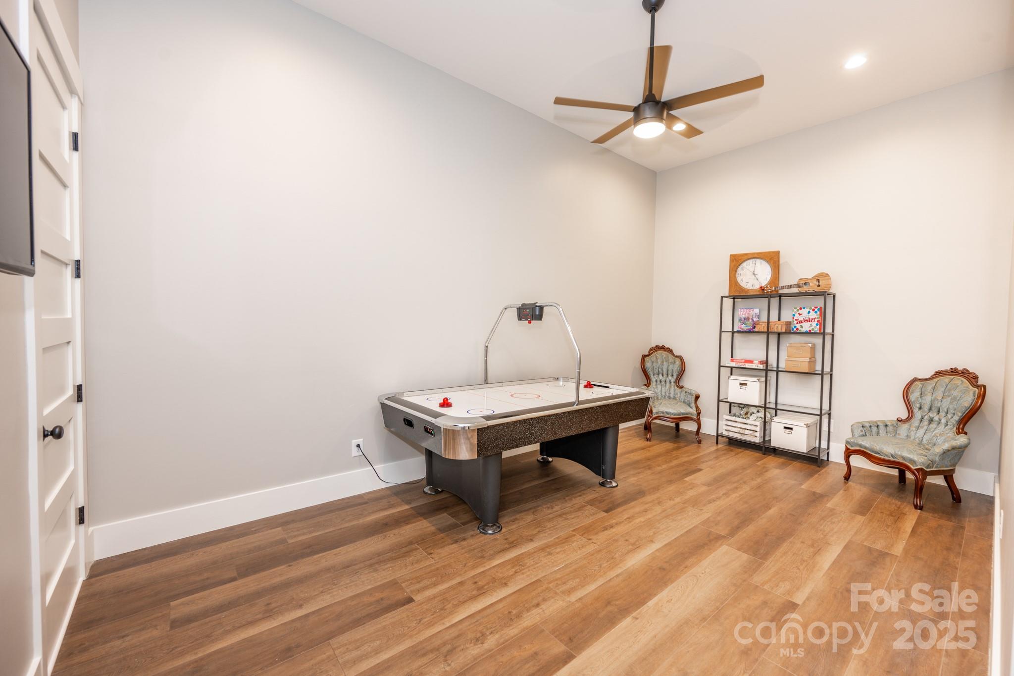 7476 Point Street Unit: 9