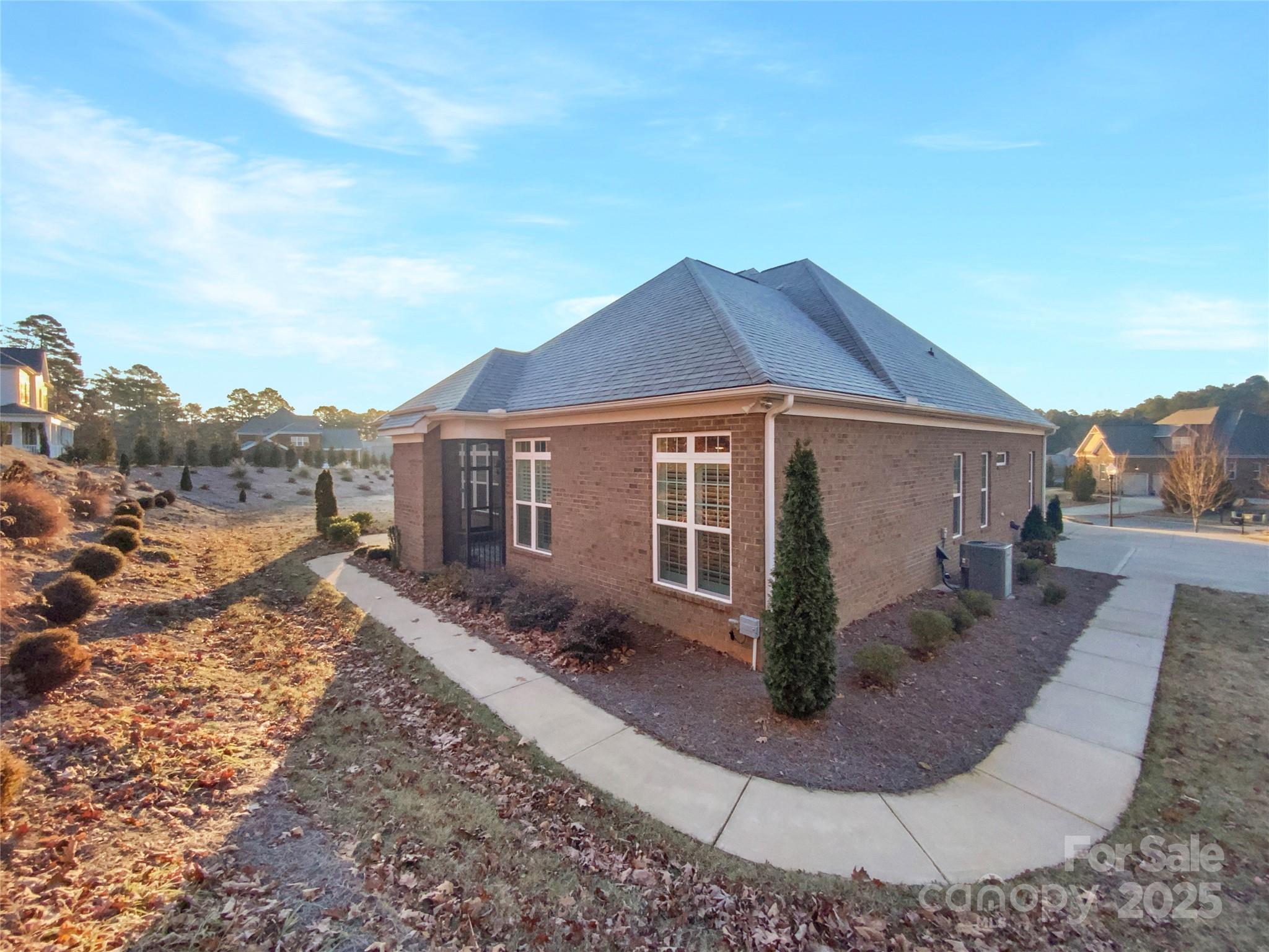 864 Heart Pine Street NE