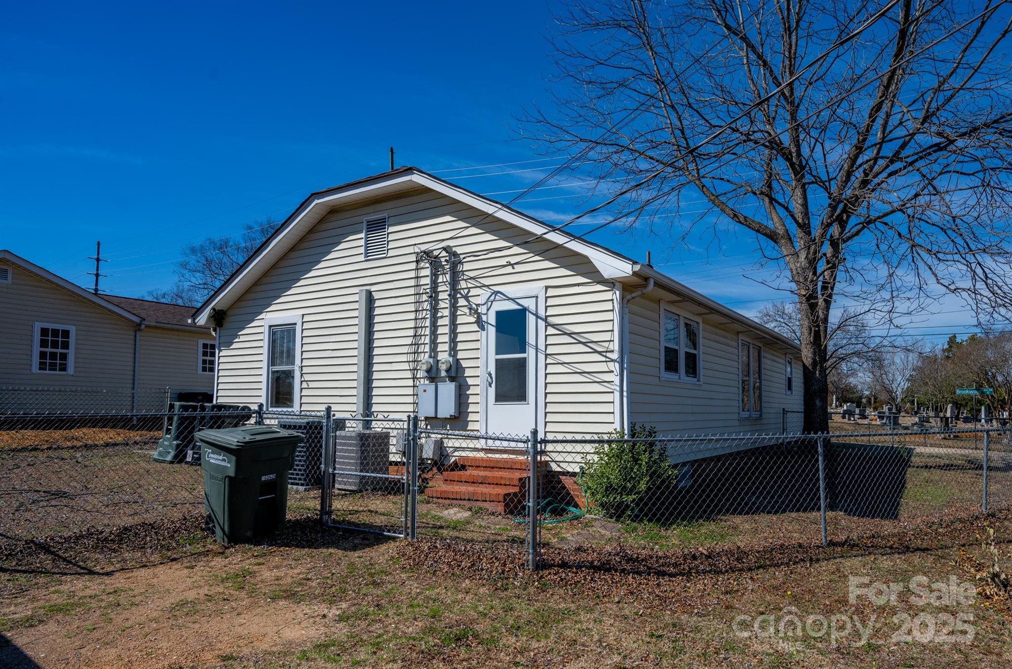 11-13 Brookwood Avenue NW Unit: 13