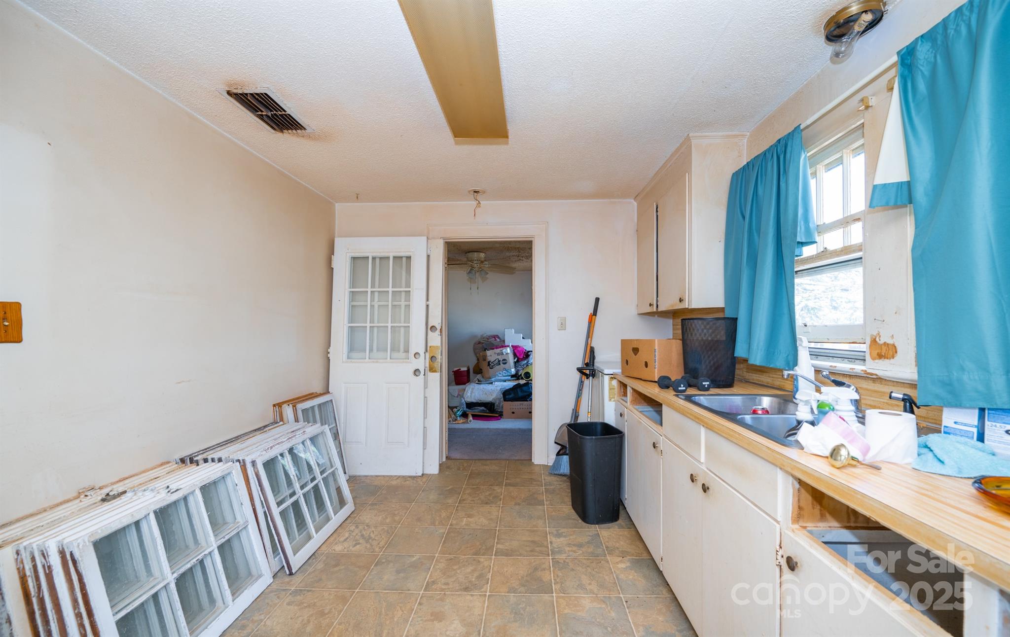 11-13 Brookwood Avenue NW Unit: 13