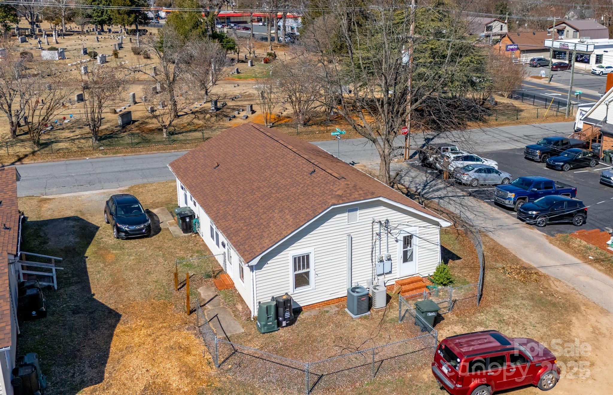 11-13 Brookwood Avenue NW Unit: 13