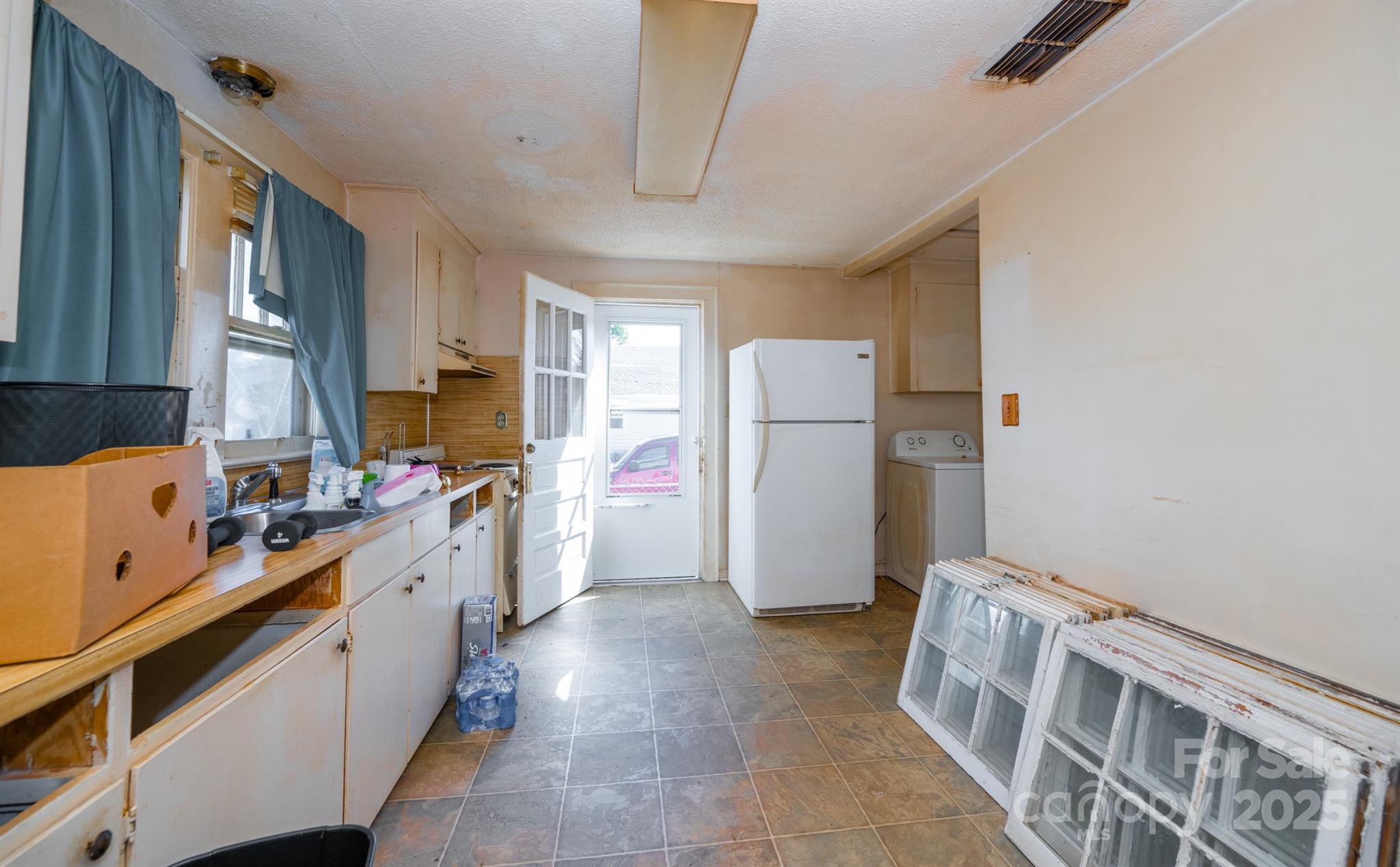 11-13 Brookwood Avenue NW Unit: 13