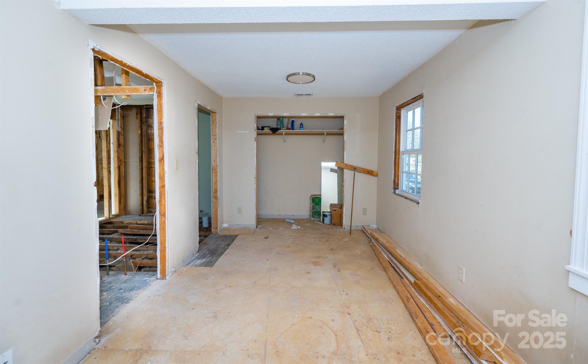 15-17 Brookwood Avenue NW Unit: 14