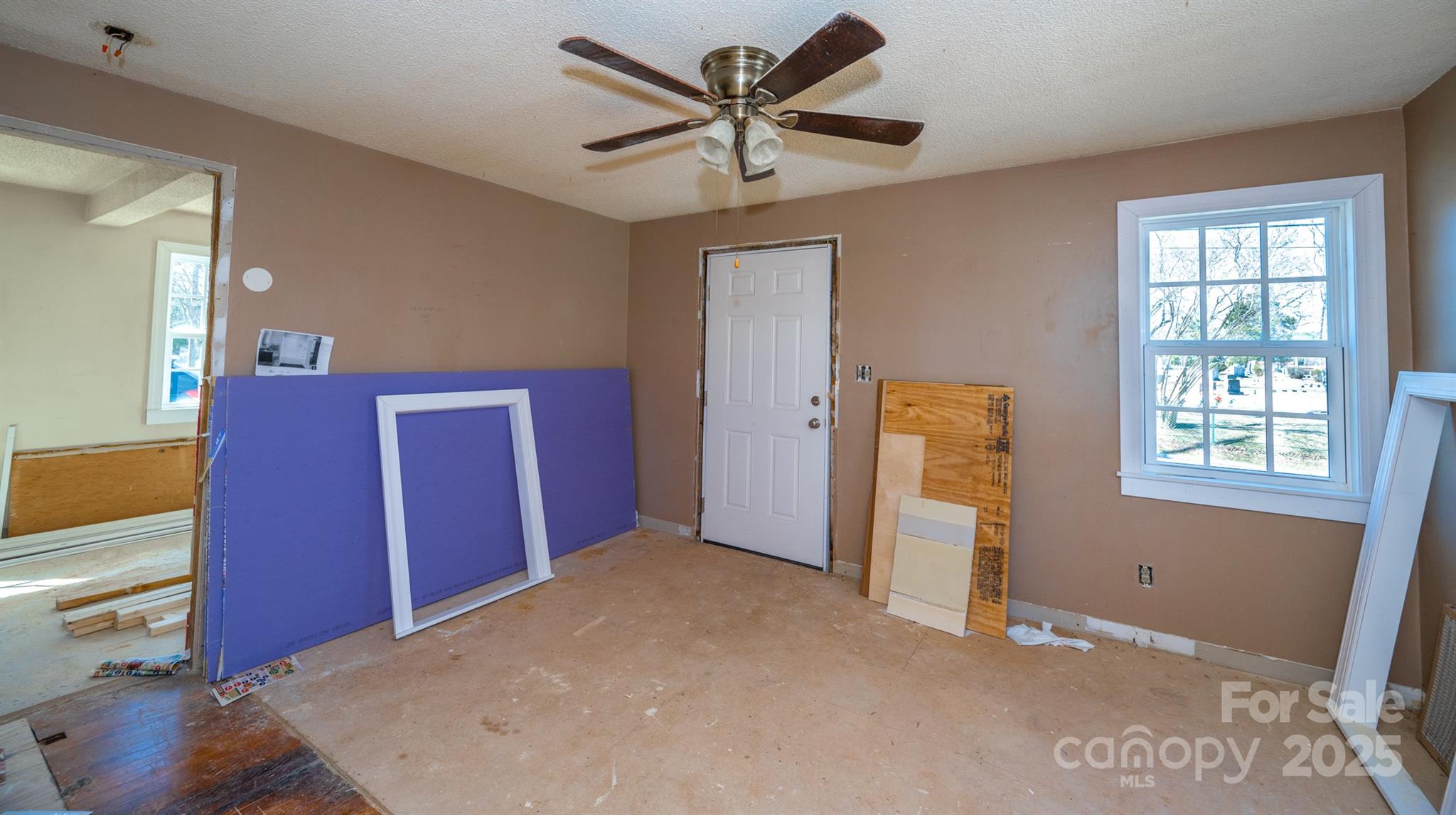 15-17 Brookwood Avenue NW Unit: 14