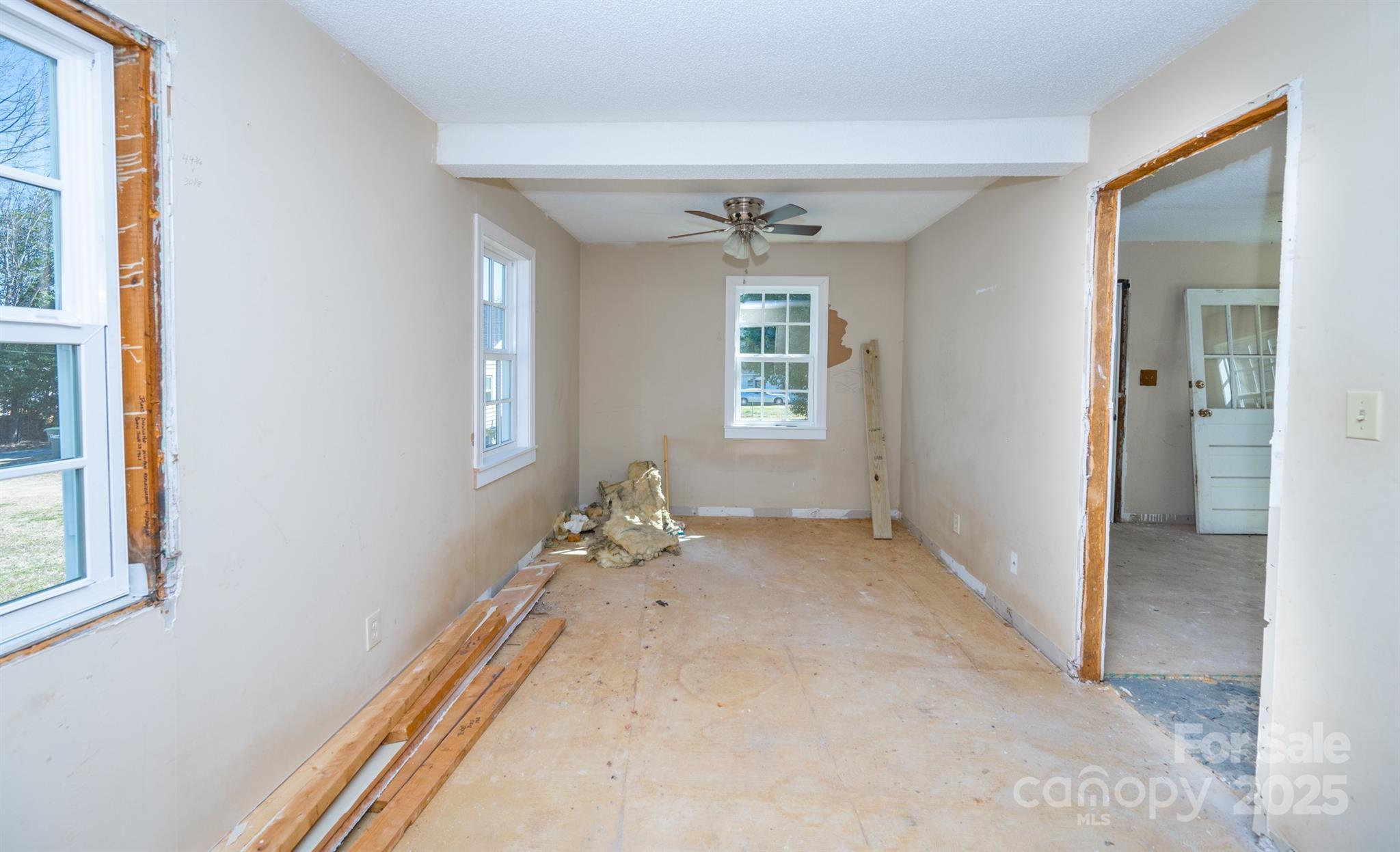 15-17 Brookwood Avenue NW Unit: 14