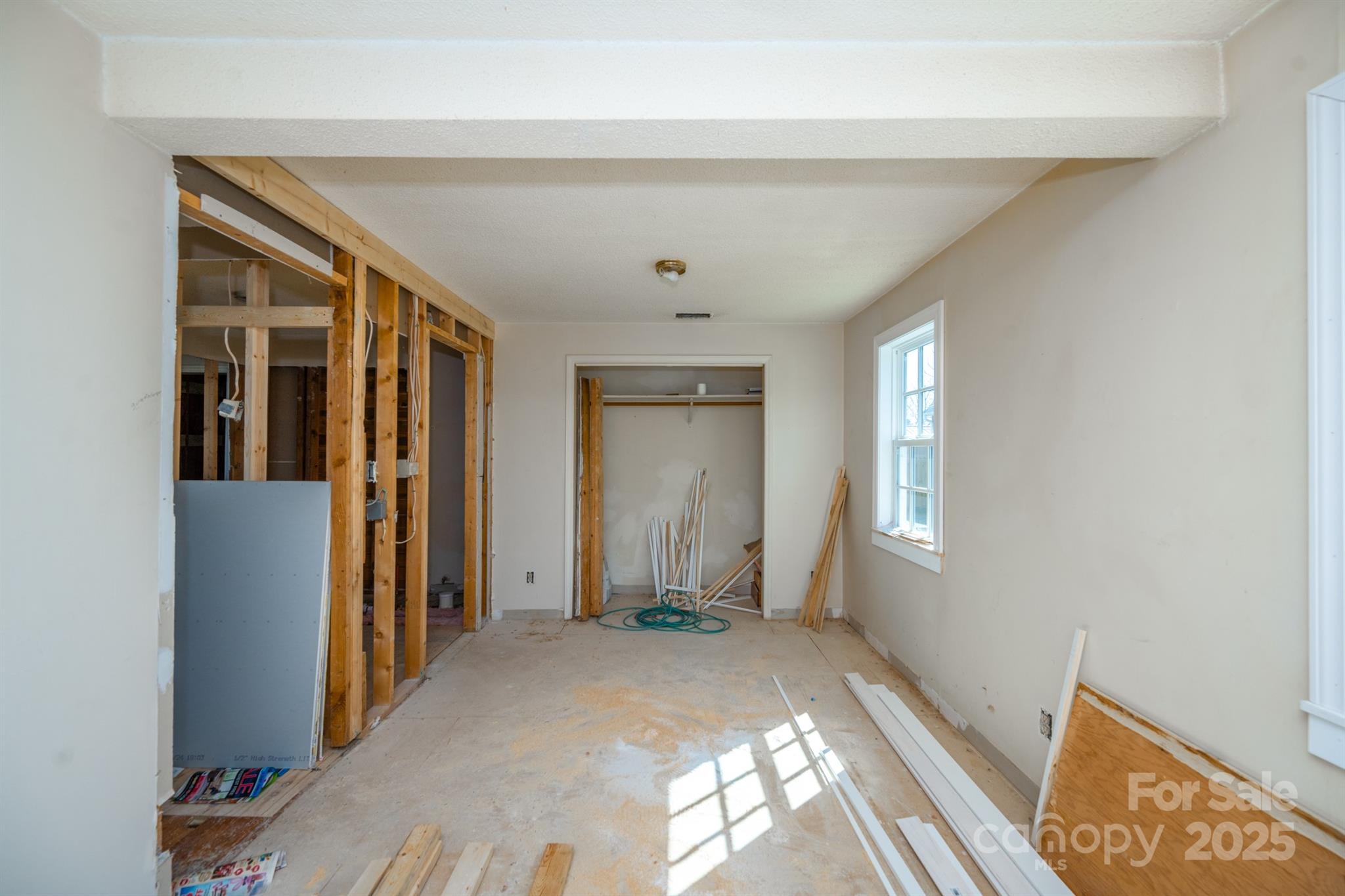 15-17 Brookwood Avenue NW Unit: 14