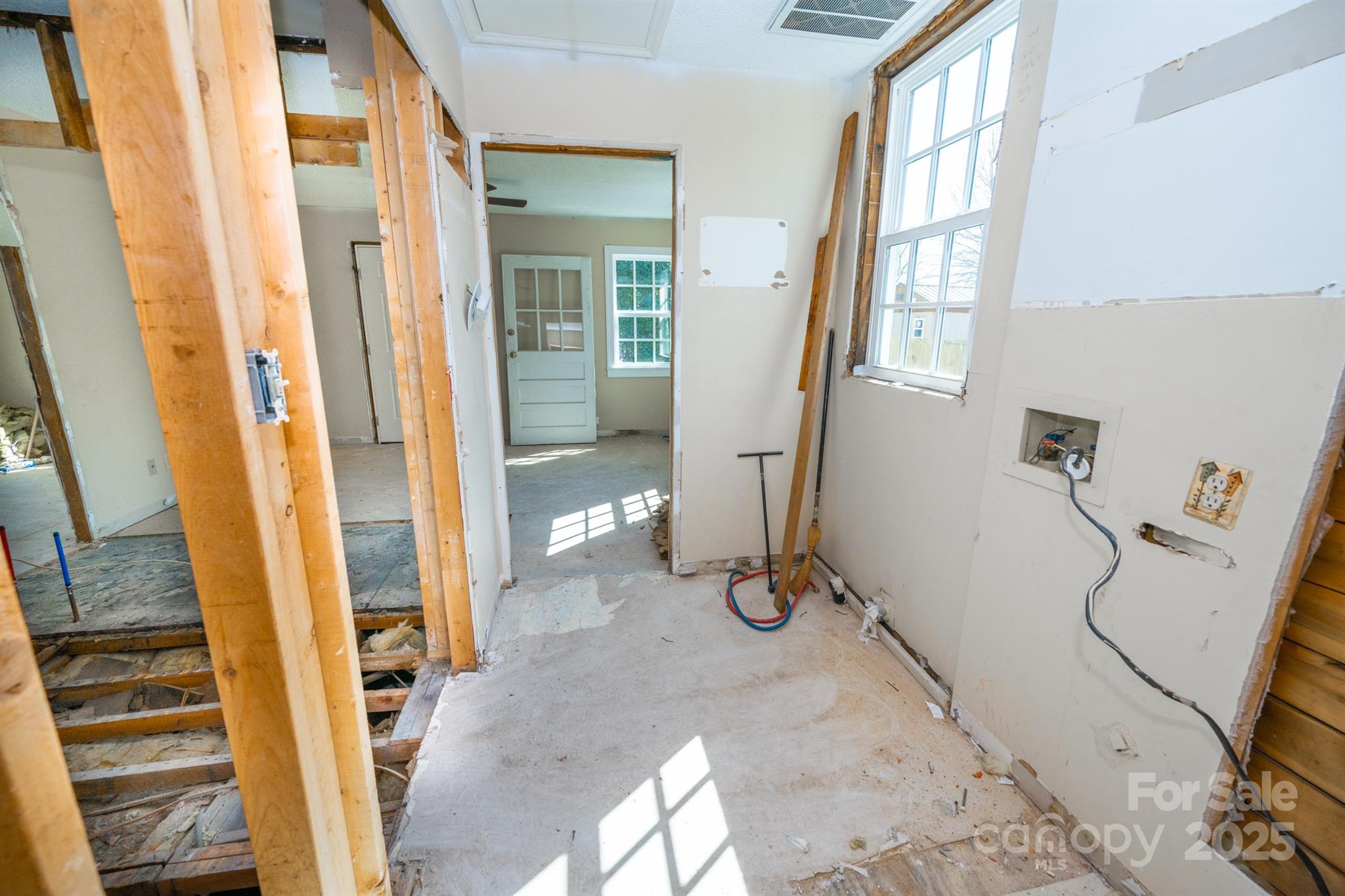 15-17 Brookwood Avenue NW Unit: 14