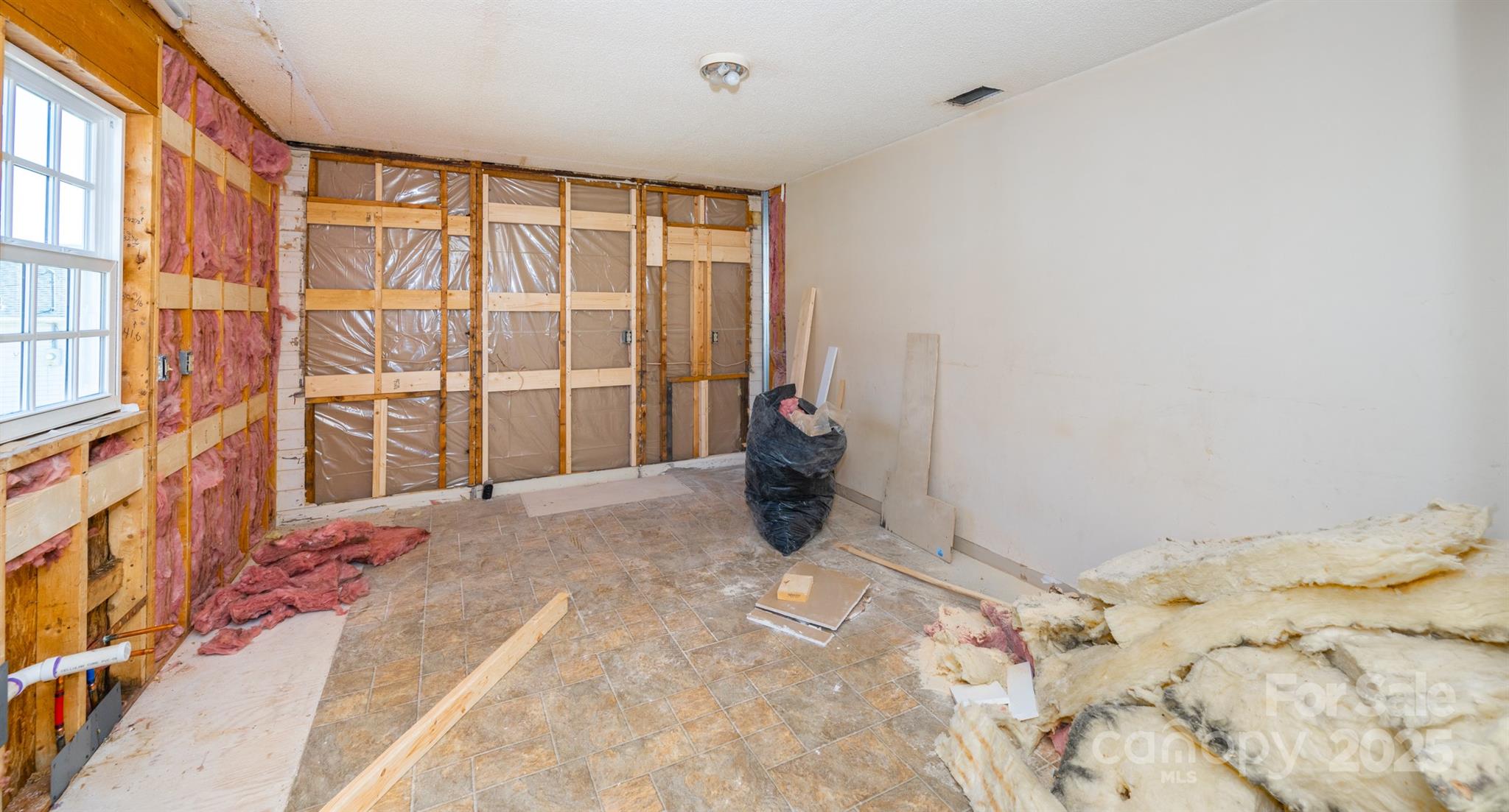 15-17 Brookwood Avenue NW Unit: 14