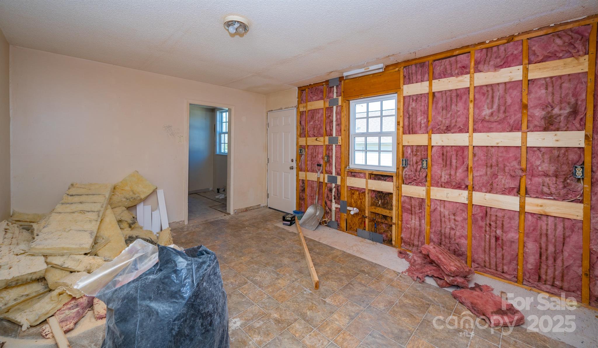 15-17 Brookwood Avenue NW Unit: 14