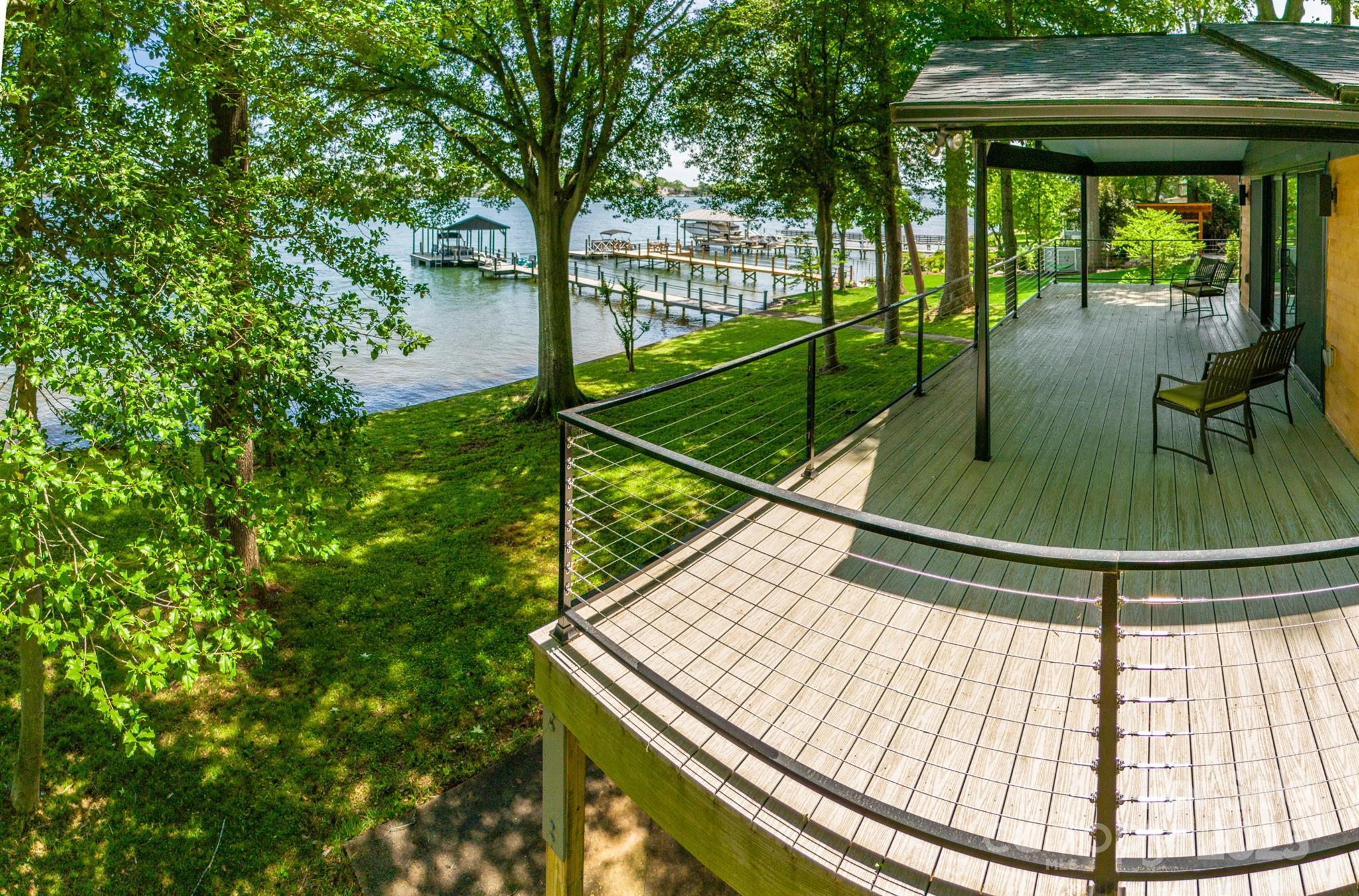 3248 Lake Shore Road S