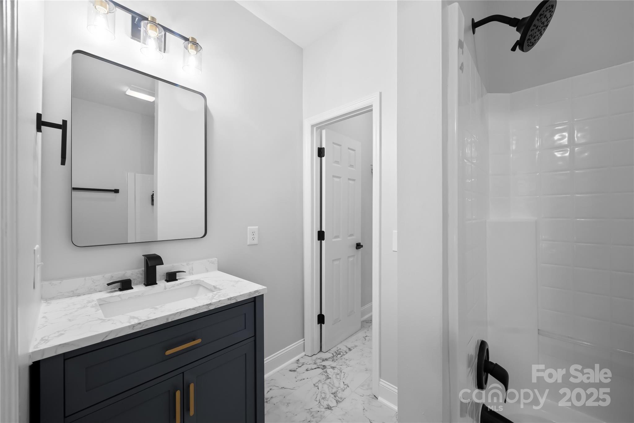 800 Lakeview Shores Loop