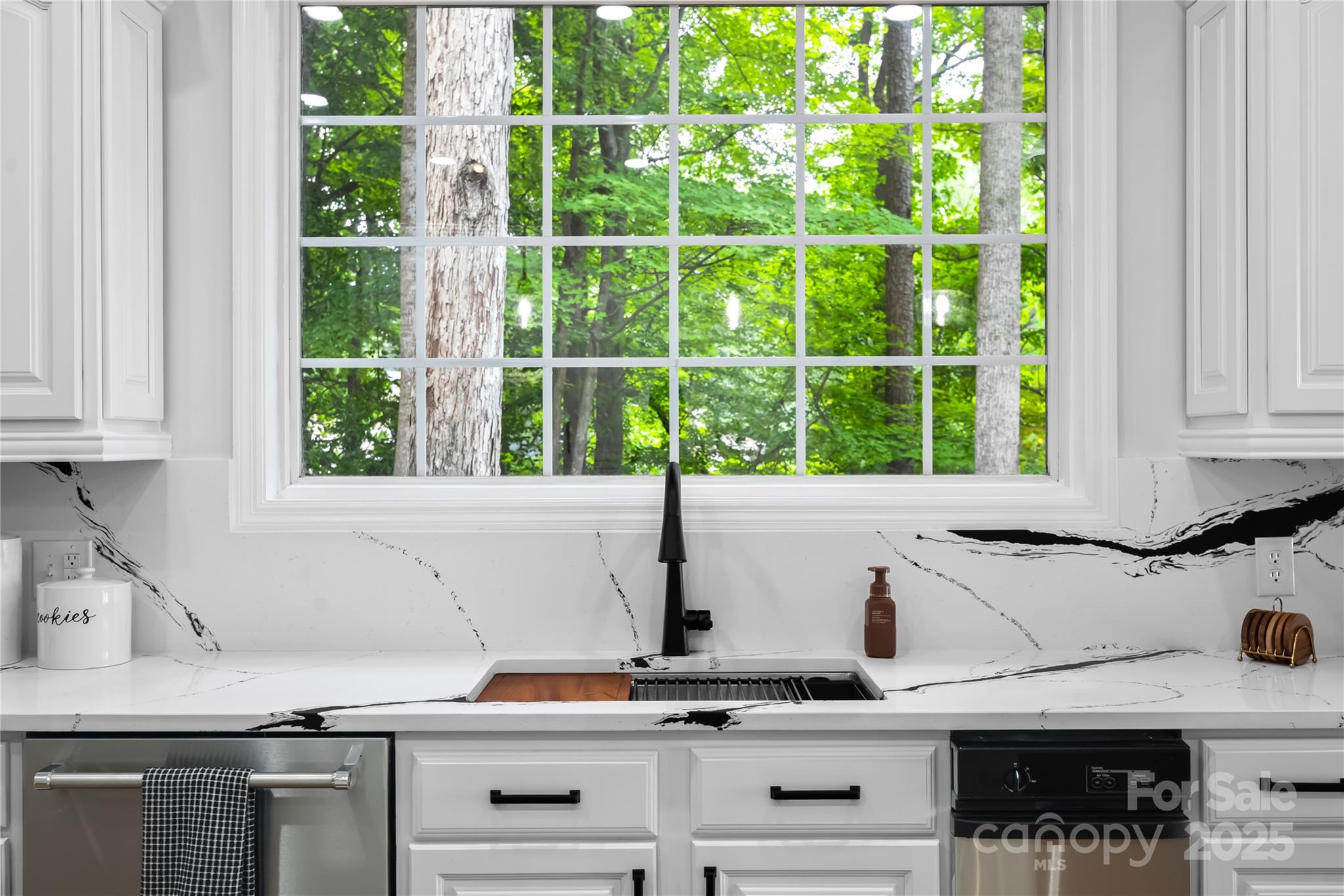 800 Lakeview Shores Loop
