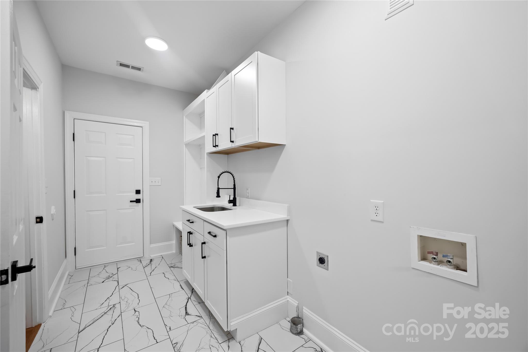 800 Lakeview Shores Loop