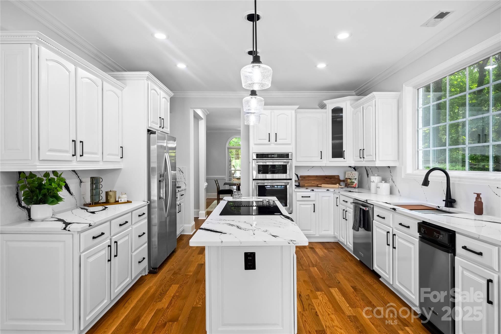 800 Lakeview Shores Loop